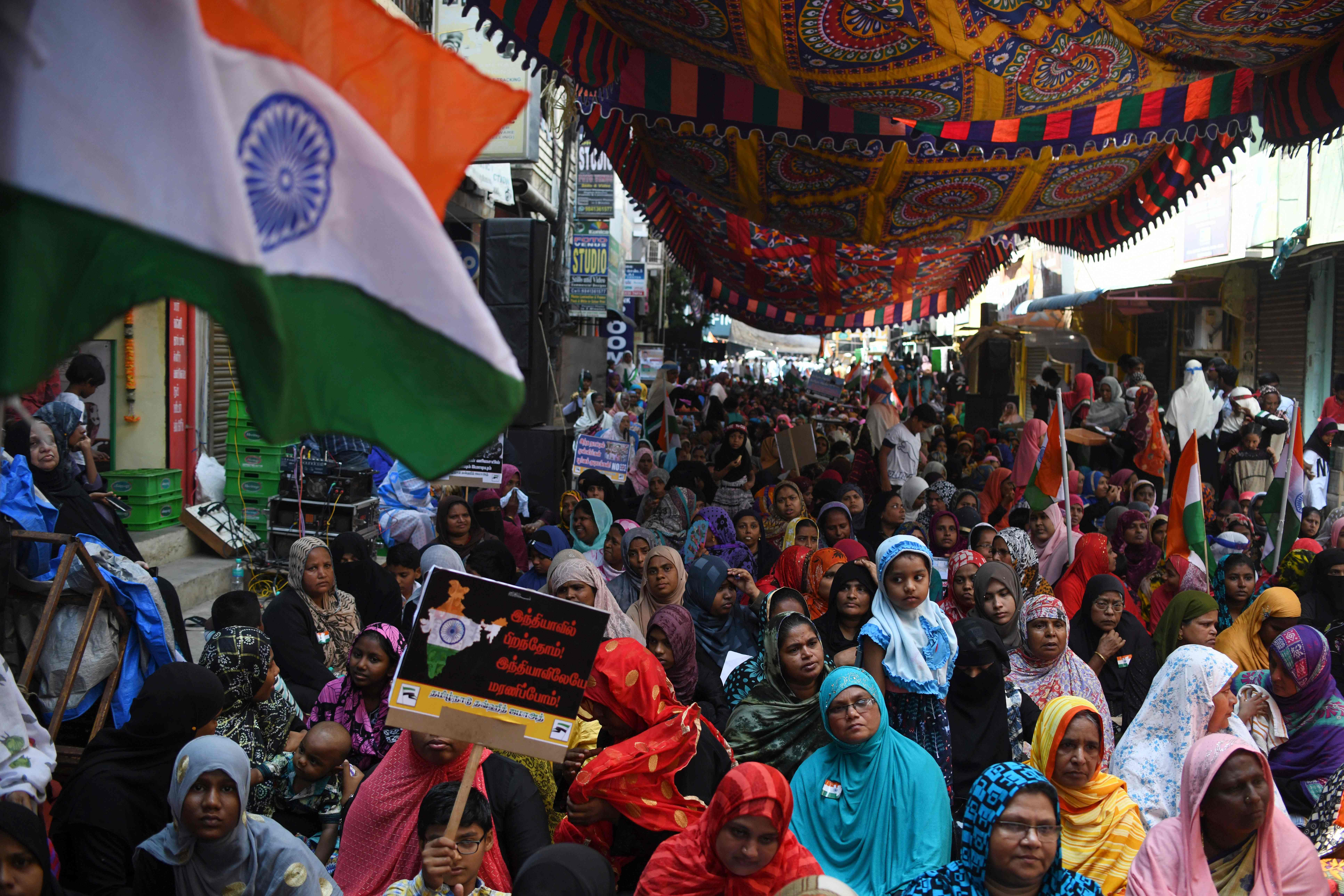 Perempuan muslim di Chennai, India ikut ambil bagian berunjuk rasa terhadap UU Kewarganegaraan yang diskriminatif, Sabtu (29/2/2020)