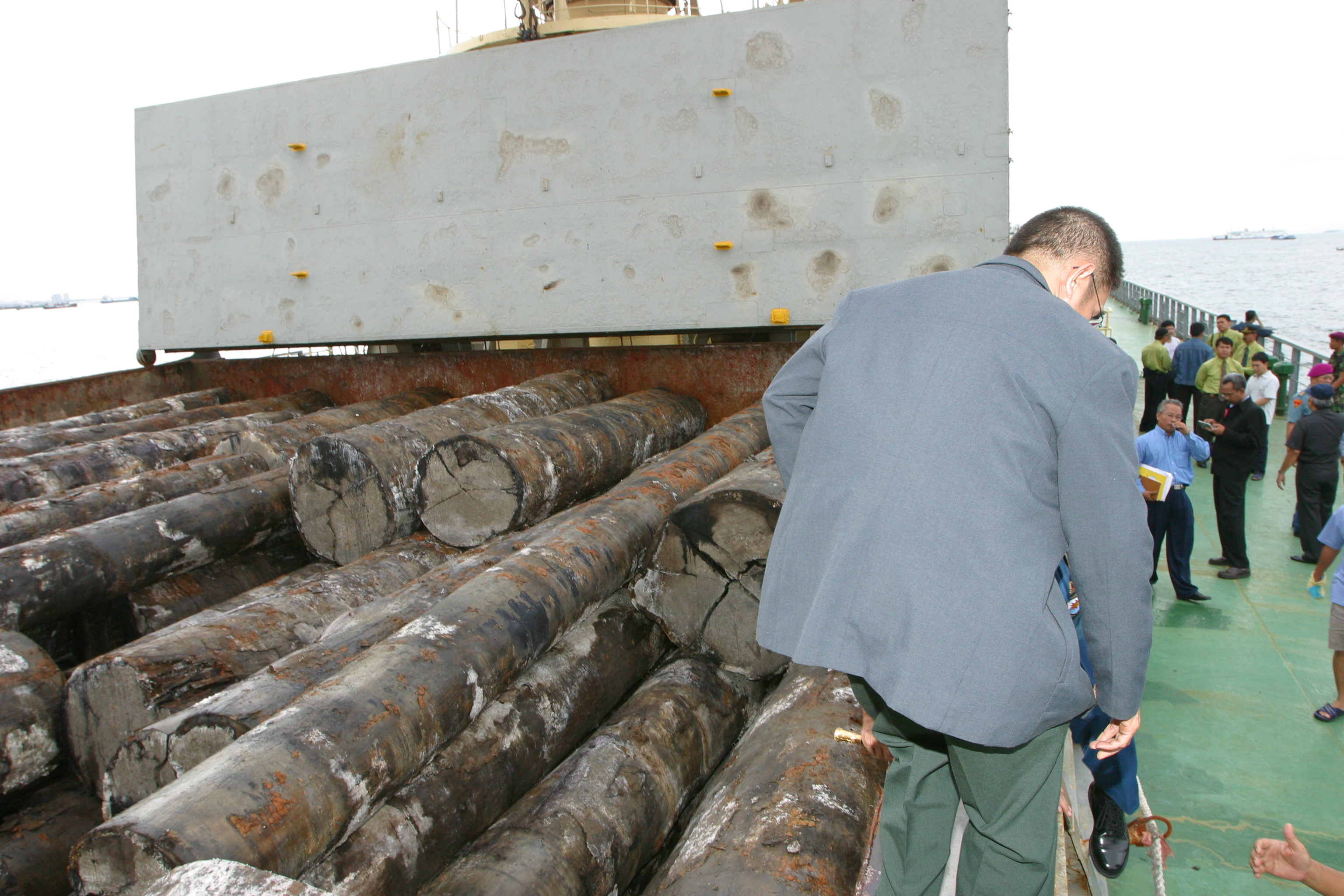 Ilustrasi kayu sitaan