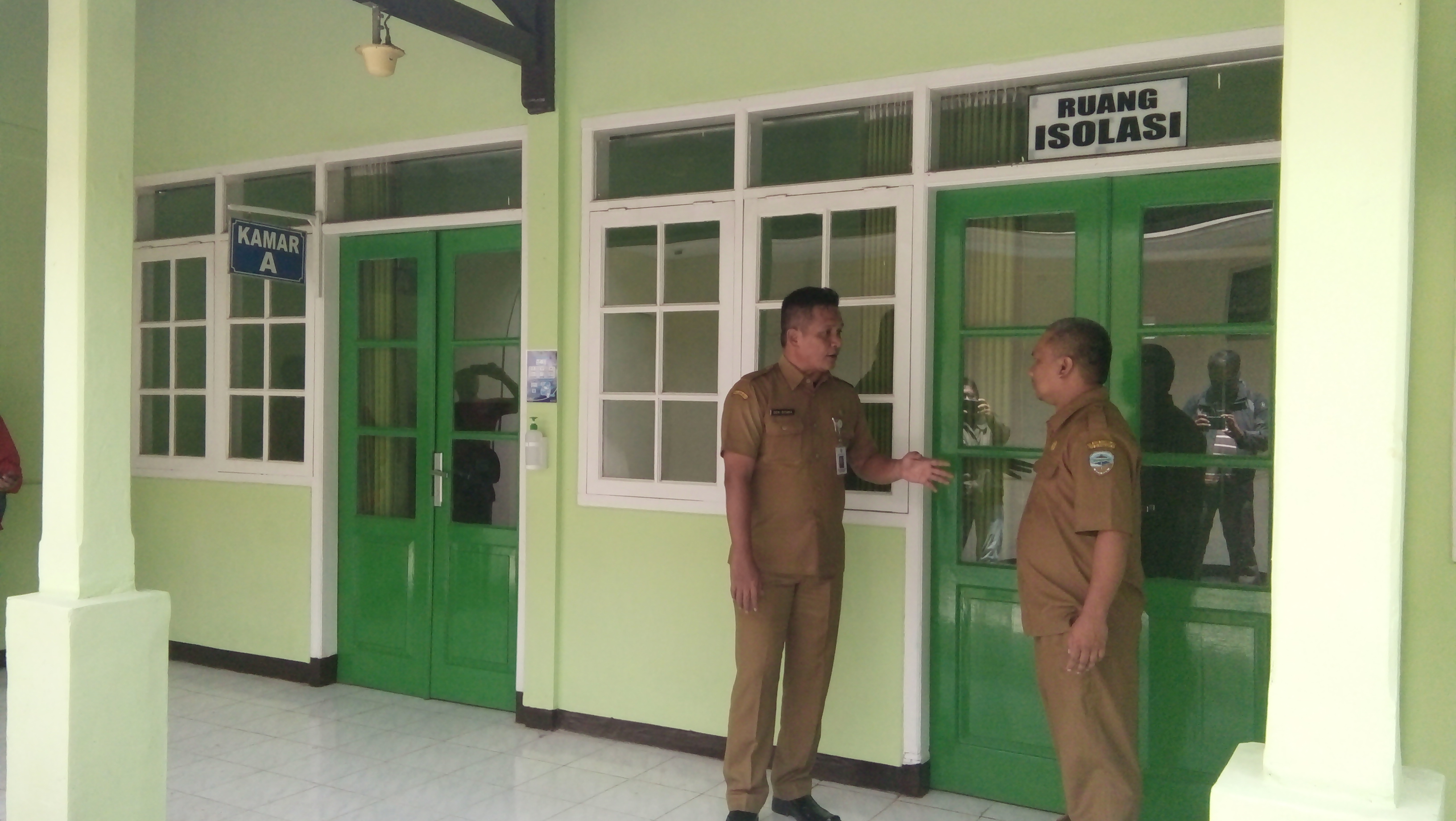  Rumah Sakit Umum Daerah dr Soekardjo Kota Tasikmalaya menyediakan dua ruang isolasi untuk menangani pasien yang terduga terjangkit Korona.