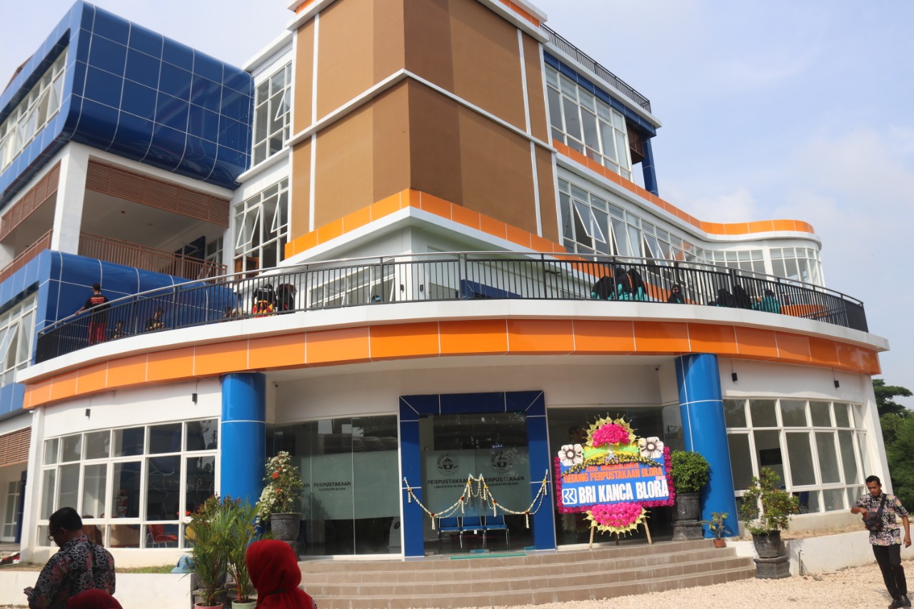 Blora Librarry yang diresmikan oleh Bupati Blora Djoko Nugroho