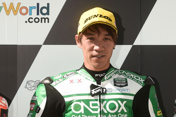 (L-R) Pembalap Moto2 Brad Binder dari tim Red Bull KTM Ajo, Tetsuta Nagashima dari ONEXOX TKKR SAG Team dan Somkiat Chantra dari IDEMITSU 