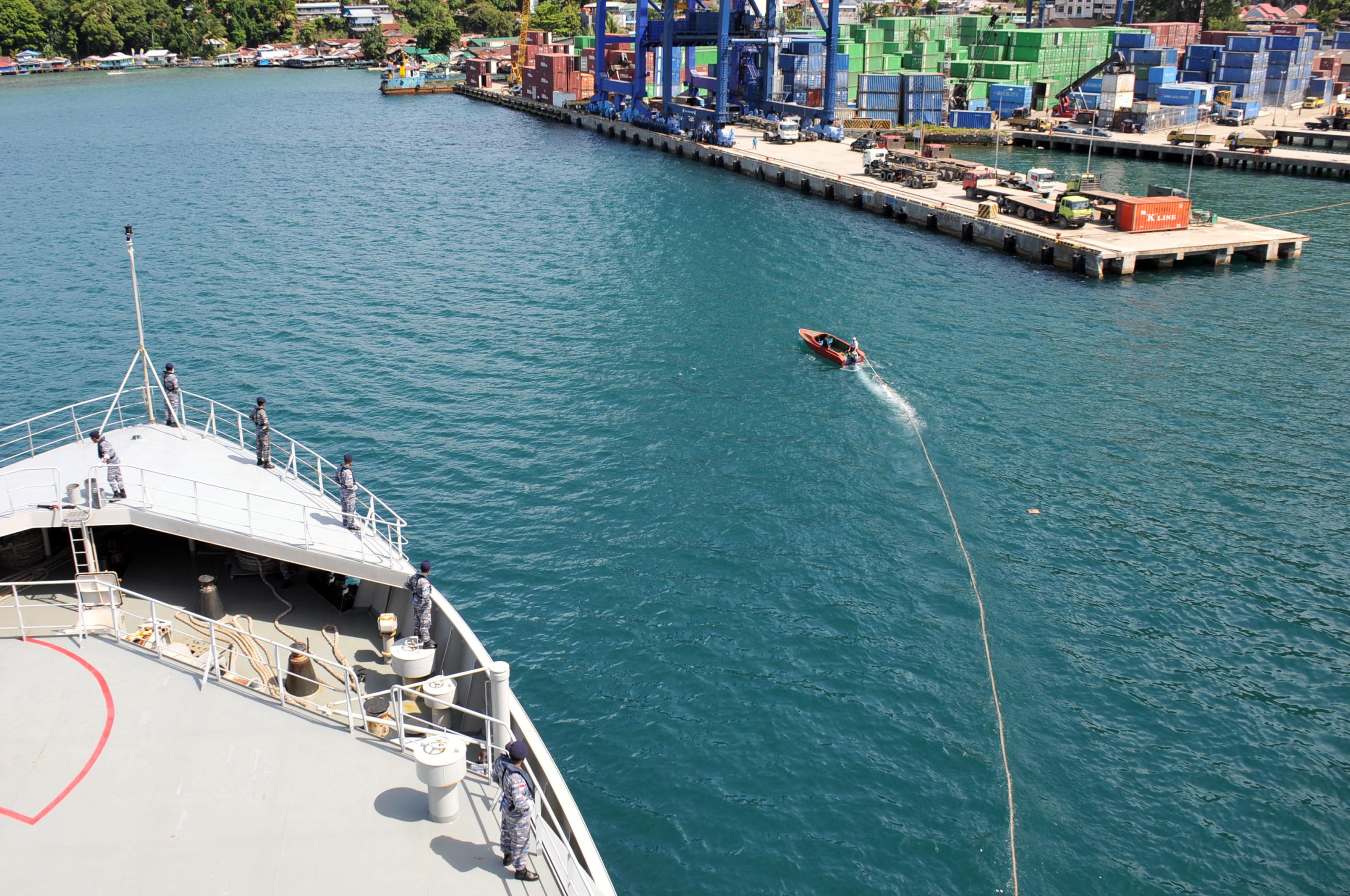 Dermaga Pelabuhan Jayapura, Papua.