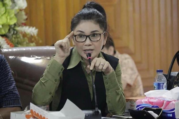Ketua Komisi IX DPR RI, Felly Esterlita Runtuwene