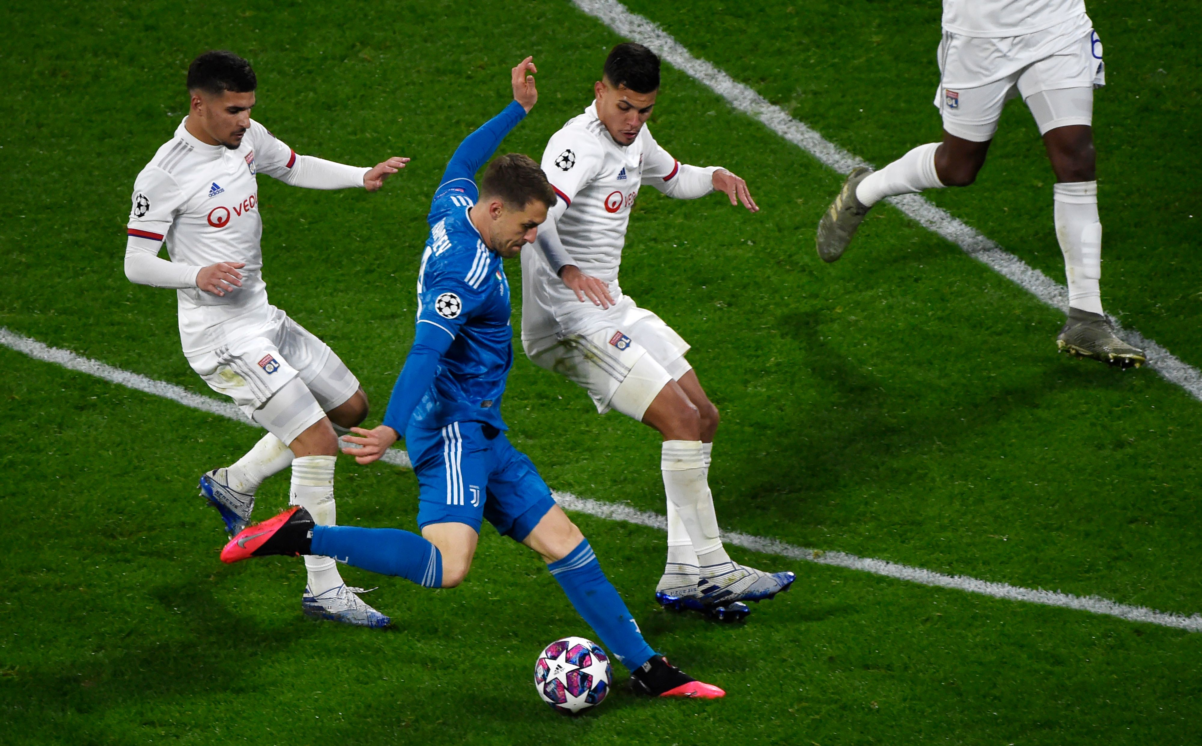 Laga Liga Champions antara Lyon dan Juventus, 26 Februari lalu.