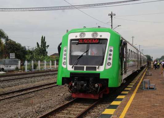 KA BIAS relasi Stasiun Klaten-Bandara Adi Soemarmo.