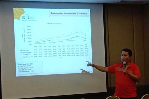 Ketua Dewan Pengurus AAJI Budi Tampubolon