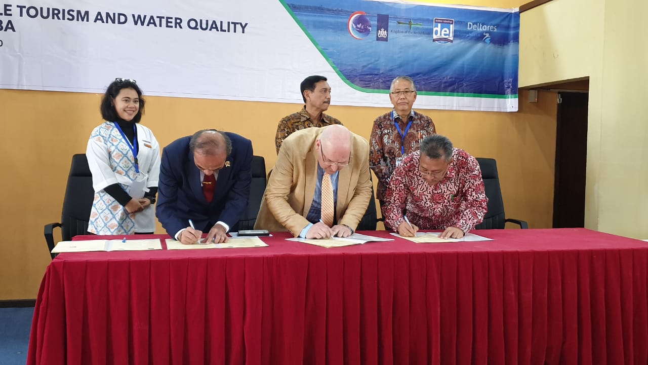 CELTH dari Belanda menandatangani nota kesepahaman dengan Institut Teknologi Del dalam pengembangan pariwisata Danau Toba.