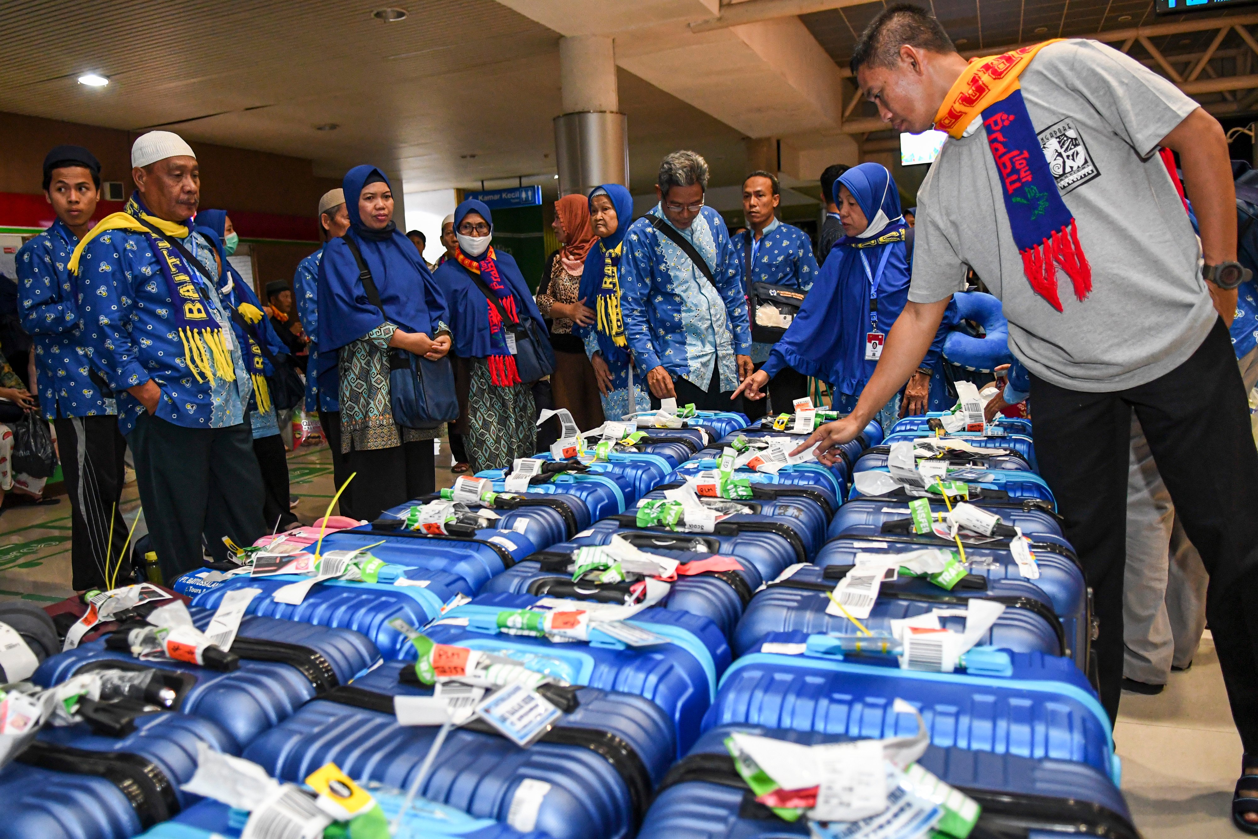Jemaah umrah yang gagal berangkat setelah pemerintah Arab Saudi menangguhkan ibadah umrah