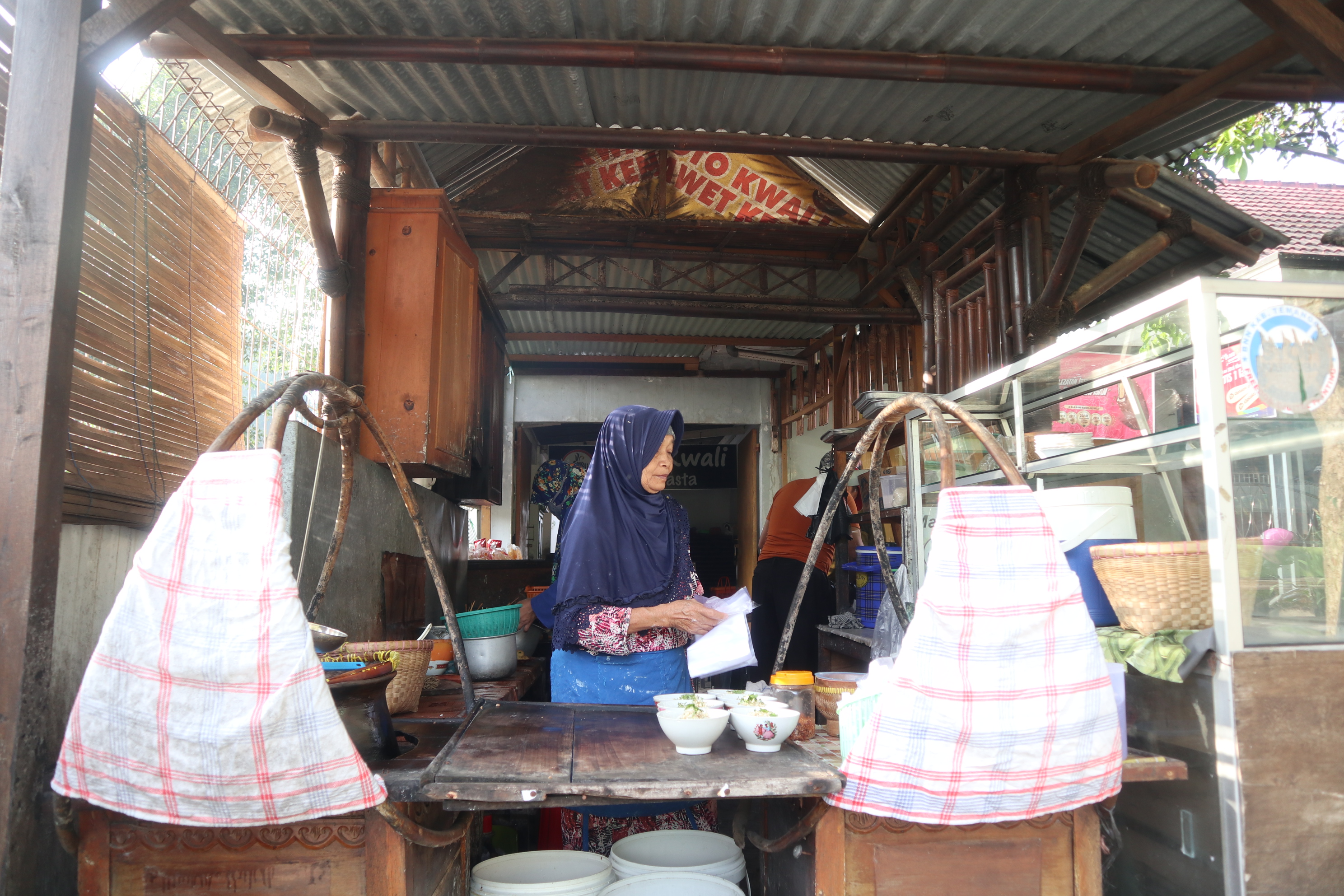 Memadukan resp soto Solo dan Sragen, Soto Kuali Temanggung menangguk sukses.