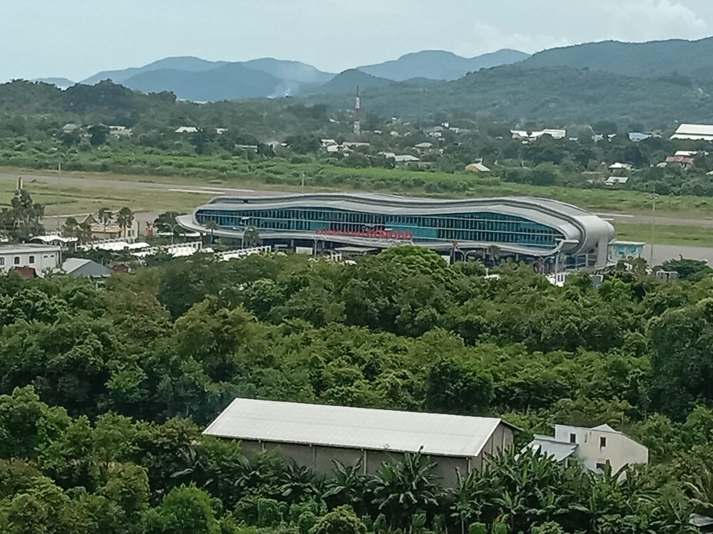 Bandara Komodo dan Pelabuha Pelni Labuan Bajo, Manggarai Barat tetap beroperasi normal, Kamis (26/3/2020).