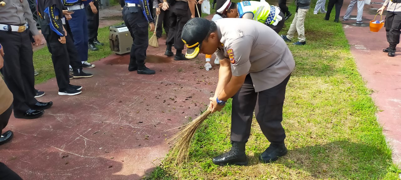 Polres Tasikmalaya Kota Bersih-Bersih Tangkal Korona dan DB 