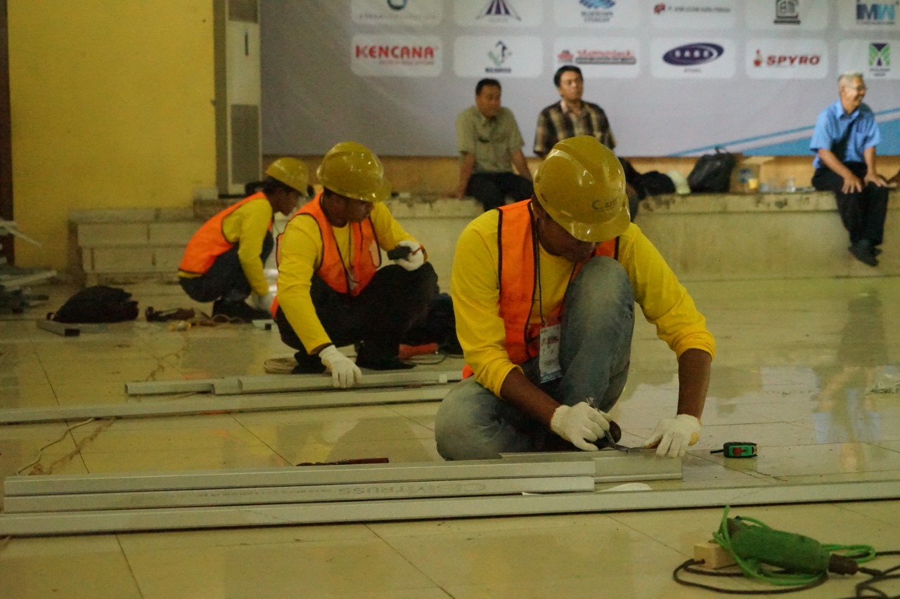 Tingkatkan SDM sertifikasi aplikator baja ringan digelar Kementerian PUPR dan ARFI.