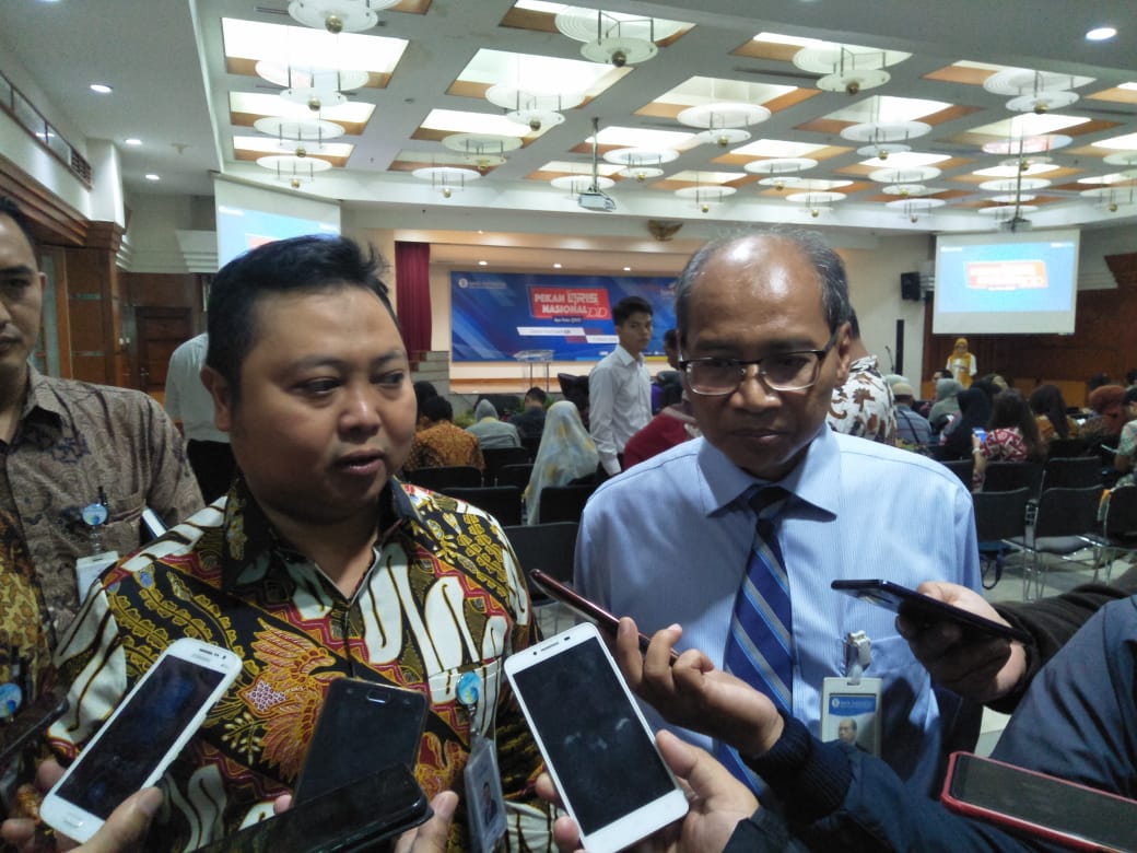 Direktur IT, Treasury, dan International Banking Bank BJB Rio Lanasier dan Pengembangan Ekonomi Kantor Perwakilan BI Jabar Pribadi Santoso.