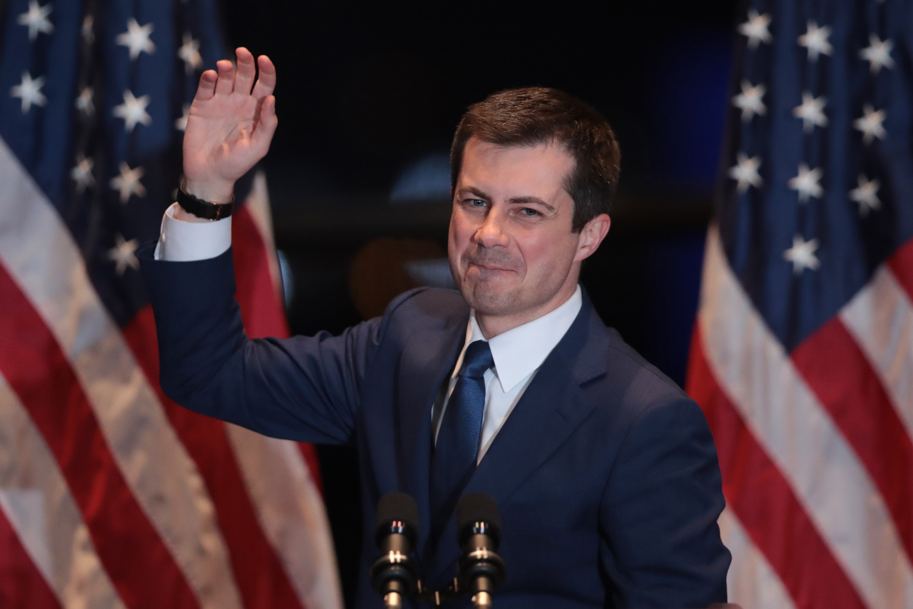 Pete Buttigieg mengumumkan bahwa ia mundur dari ajang perebutan kandidat calon presiden Amerika Serikat dari Partai Demokrat.