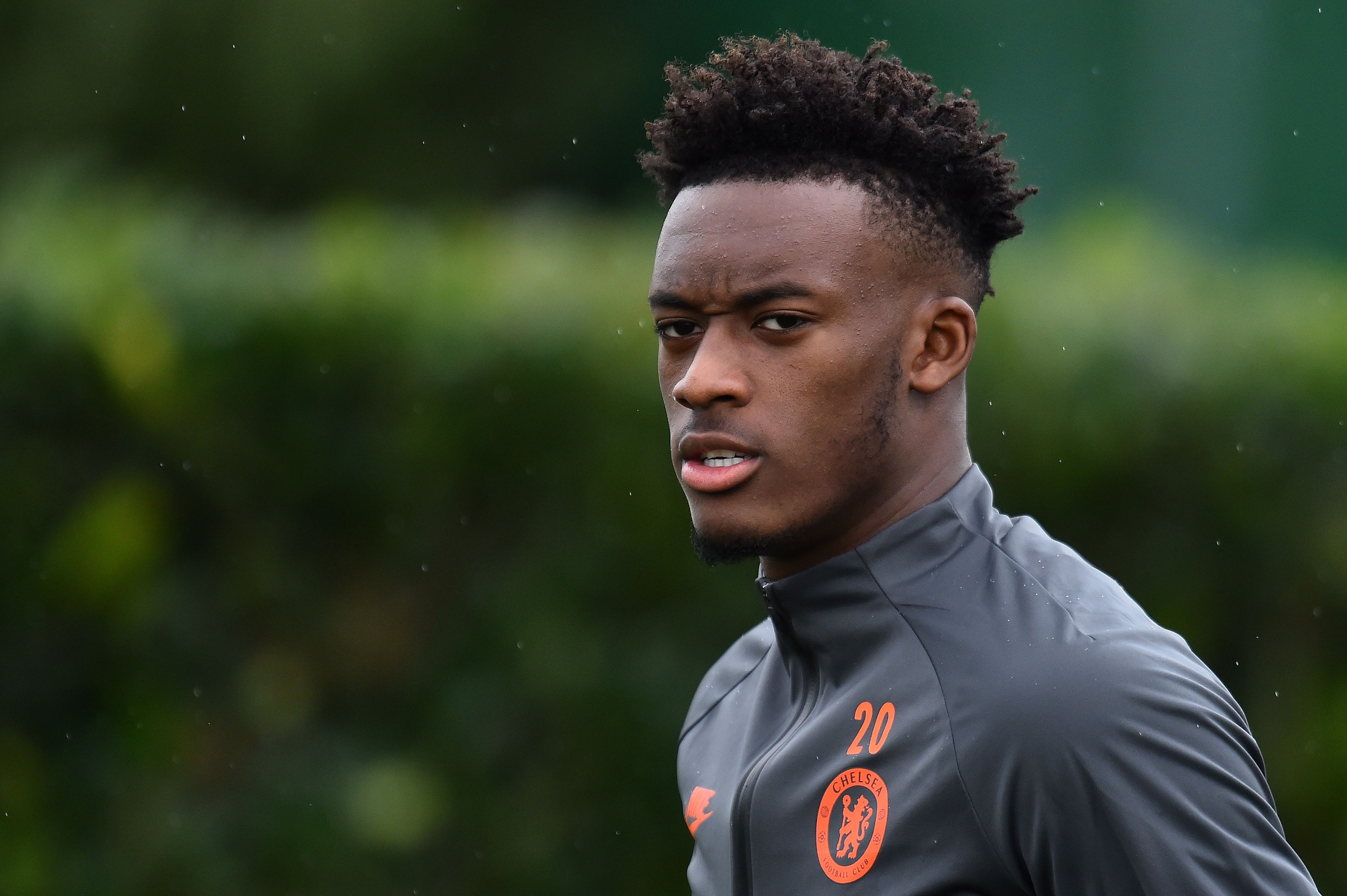 Pemain Chelsea Callum Hudson-Odoi terjangkit virus korona 