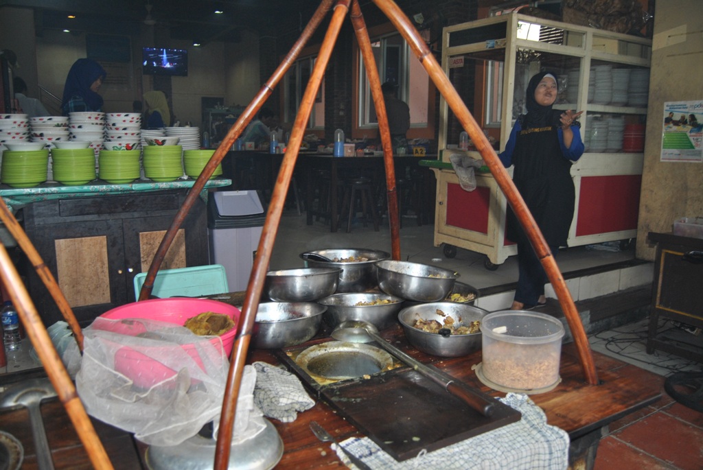 Kuliner khas Cirebon empal gentong terimbas wabah korona (covid-19)