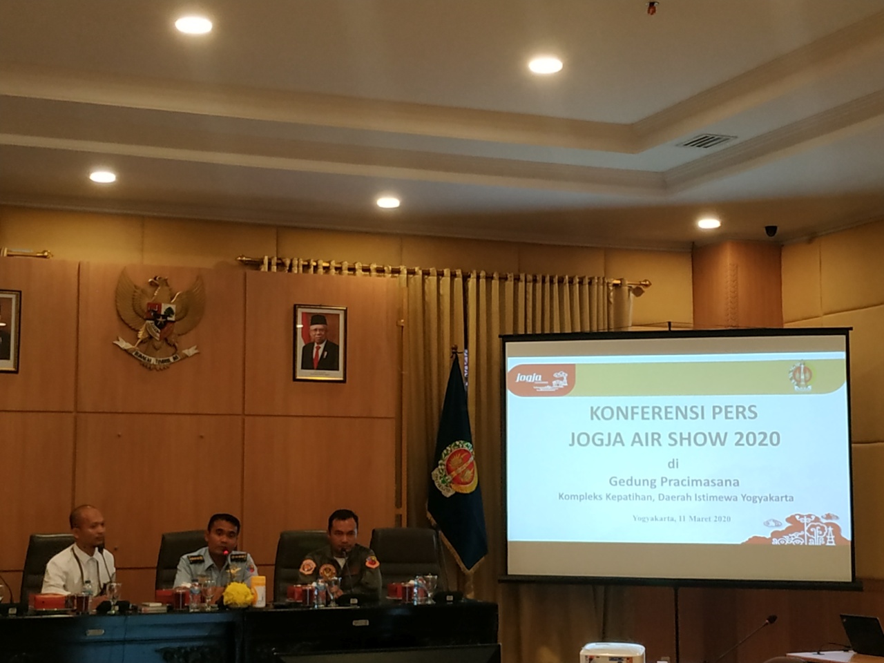 Kepala Dinas Operasi Lanud Adisutjipto Kolonel Pnb Feri Yunaldi sata menjelaskan Jogja Air Show 2020 di Komplek Kepatihan, Rabu (11/3/2020).