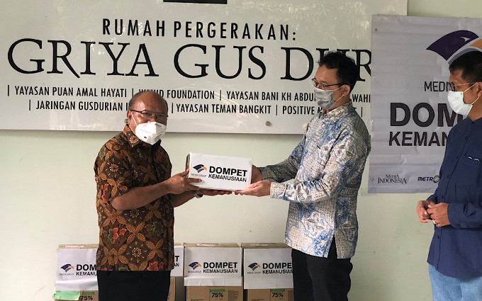 Dompet Kemanusiaan Media Group memberikan bantuan untuk masyarakat melalui Gusdurian. 