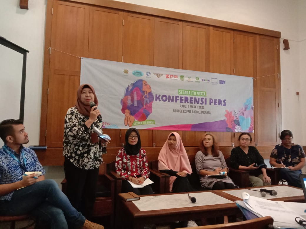 Para aktivis perempuan mengadakan Kampanye Nasional untuk mendorong penyelesaian berbagai kasus diskriminasi gender di Indonesia.