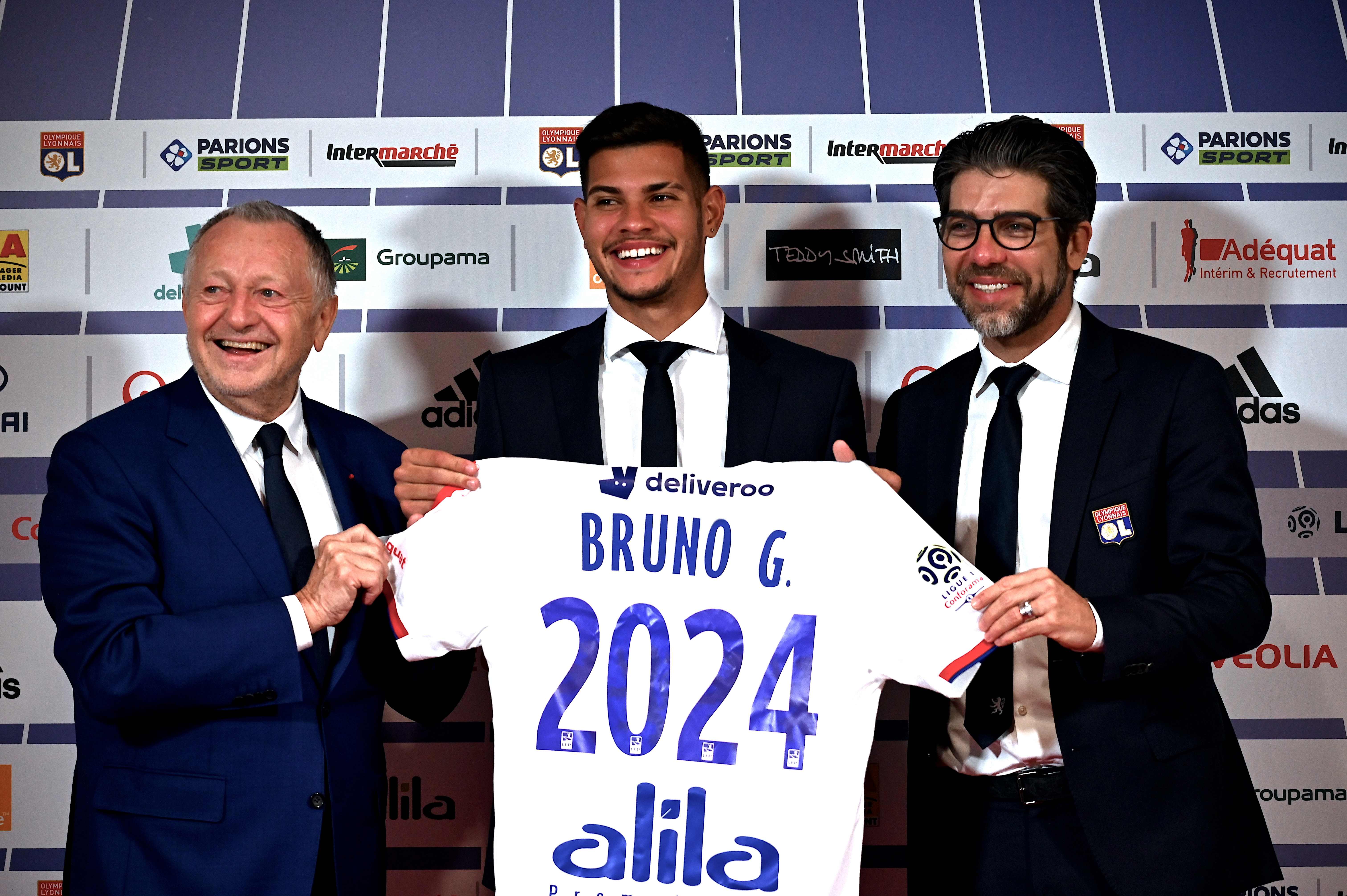 Bruno Guimaraes saat diperkenalkan Lyon