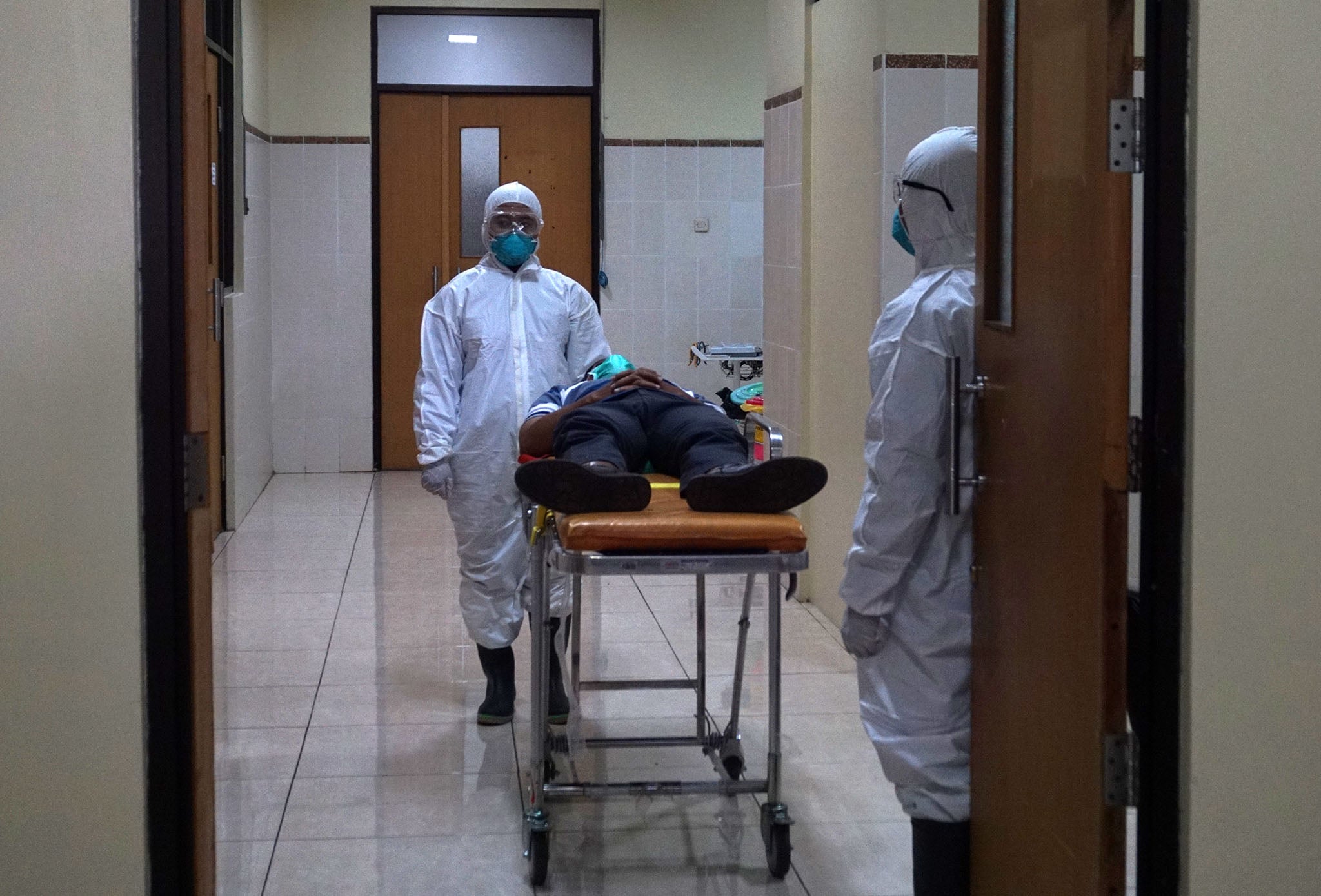 Simulasi penanganan korban virus korona