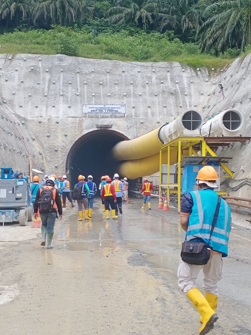 Suasana Proyek Pembangunan  PLTA Asahan 3. 