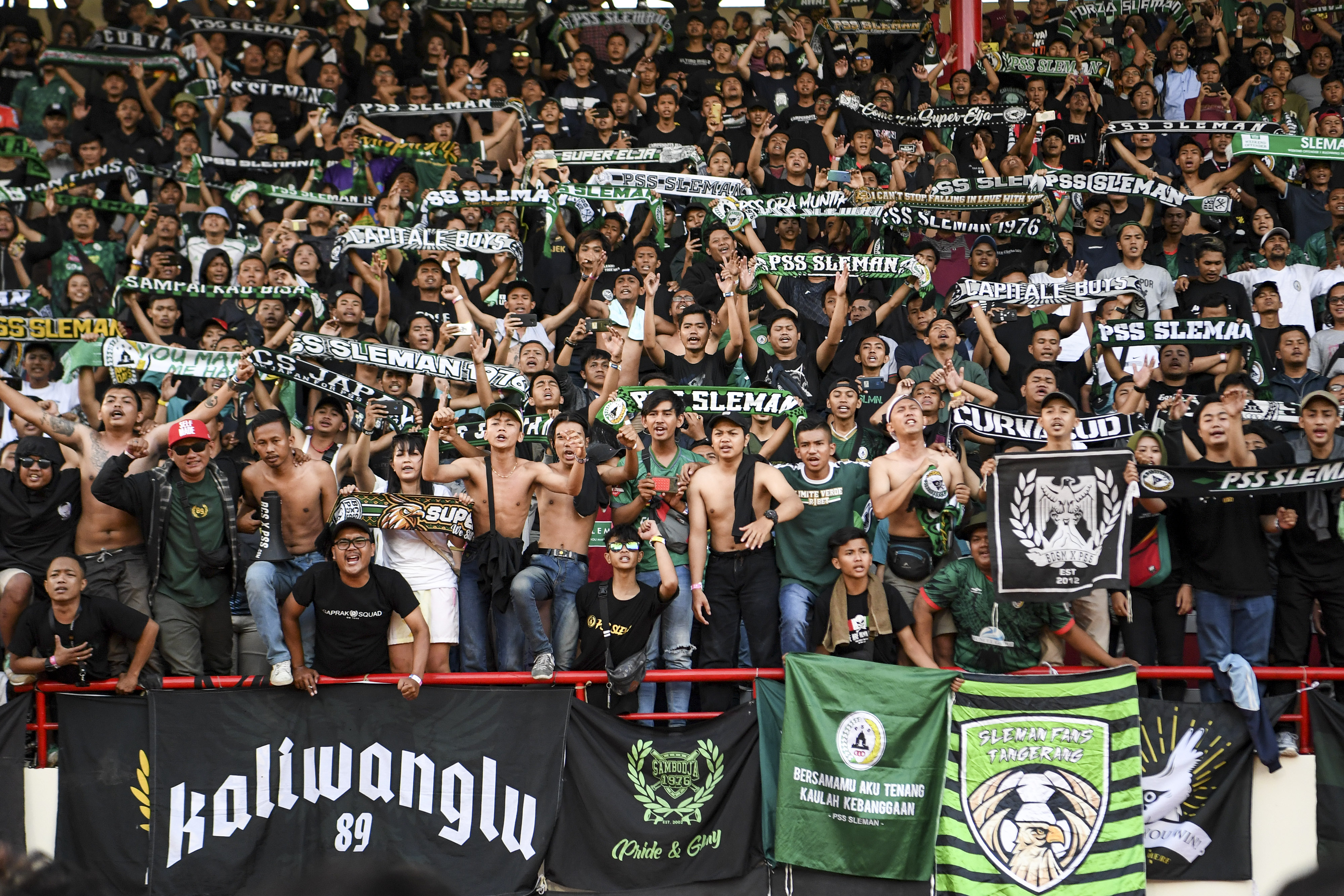 Suporter Bhayangkara FC tak akan bisa menonton pertandingan klub kesayangannya dalam laga kontra Persija