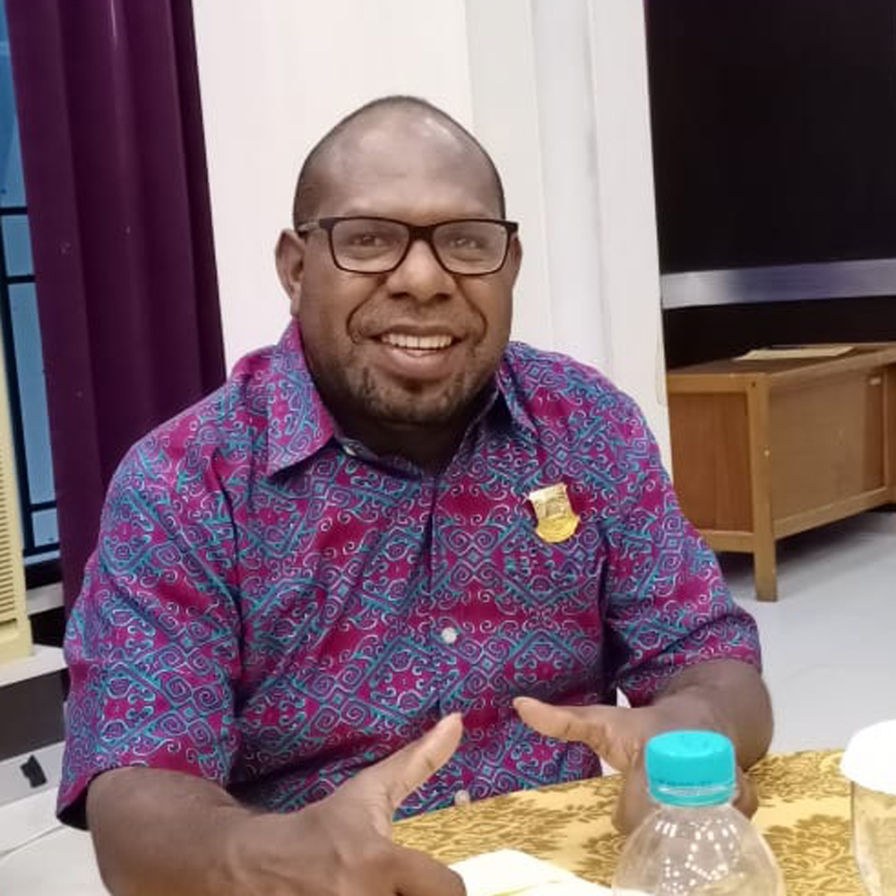 Anggota DPR papua Apeniel Ezra Sani
