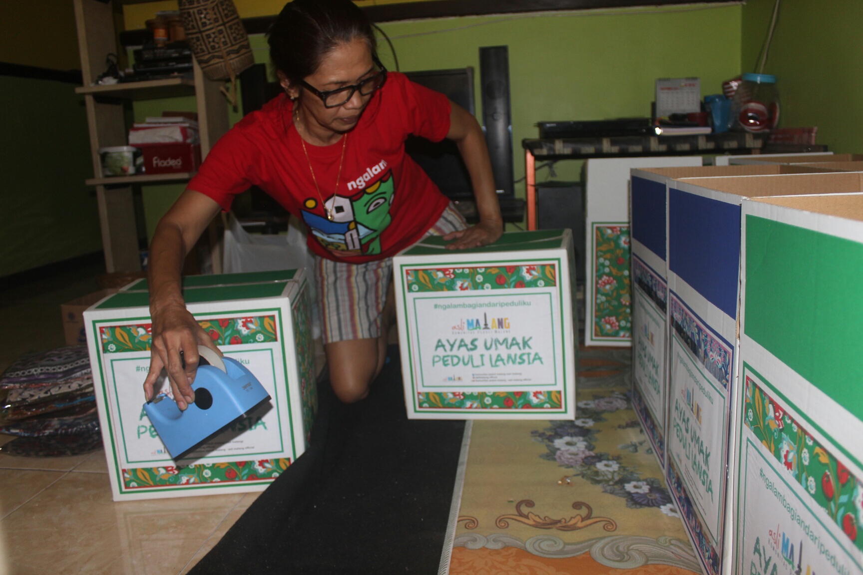 Ayas Umak Peduli Lansia Salurkan Bantuan Dampak Virus Korona