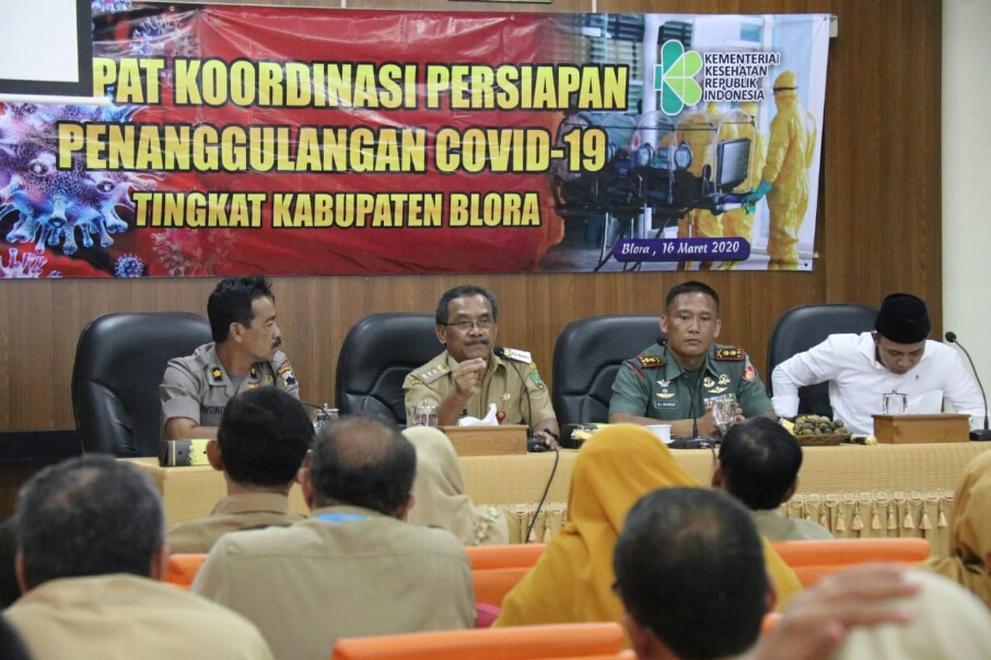 Bupati Blora Djoko Nugroho memimpin rakor penanggulangan COVID-19, Senin (16/3/2020).