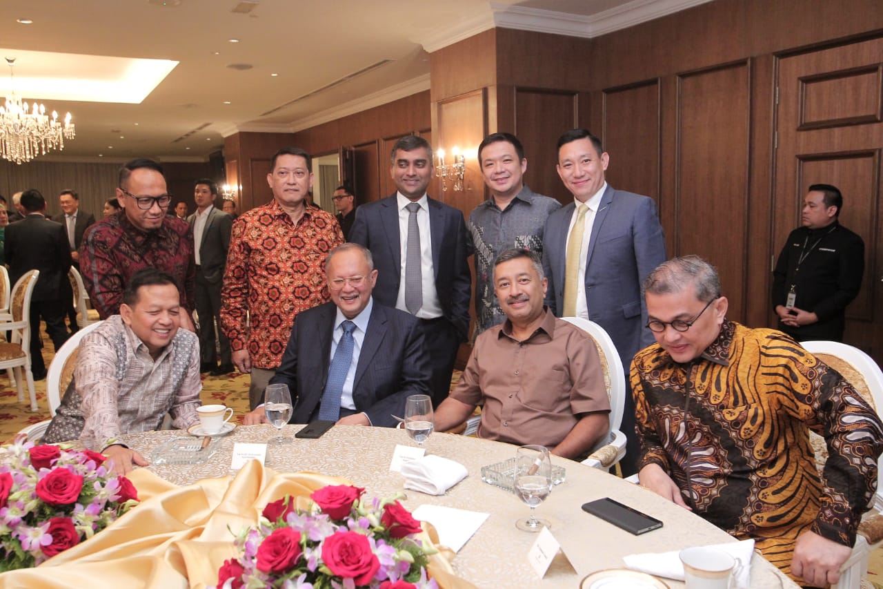 Dalam kunjungan ke Malaysia selama tiga hari Justin Lim dan Sutrisno Bachir serta rombongan melakukan pembicaraan awal dengan tim Weststar.