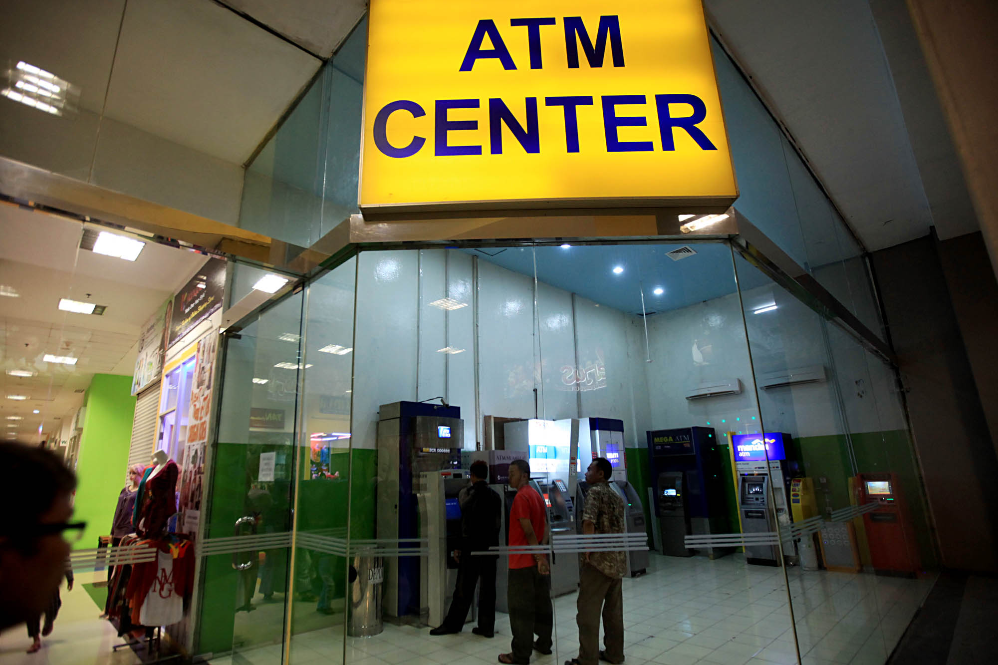 Per April 2020 uang penisun bisa diambil di ATM, hal ini mencegah penyebaran covid-19.