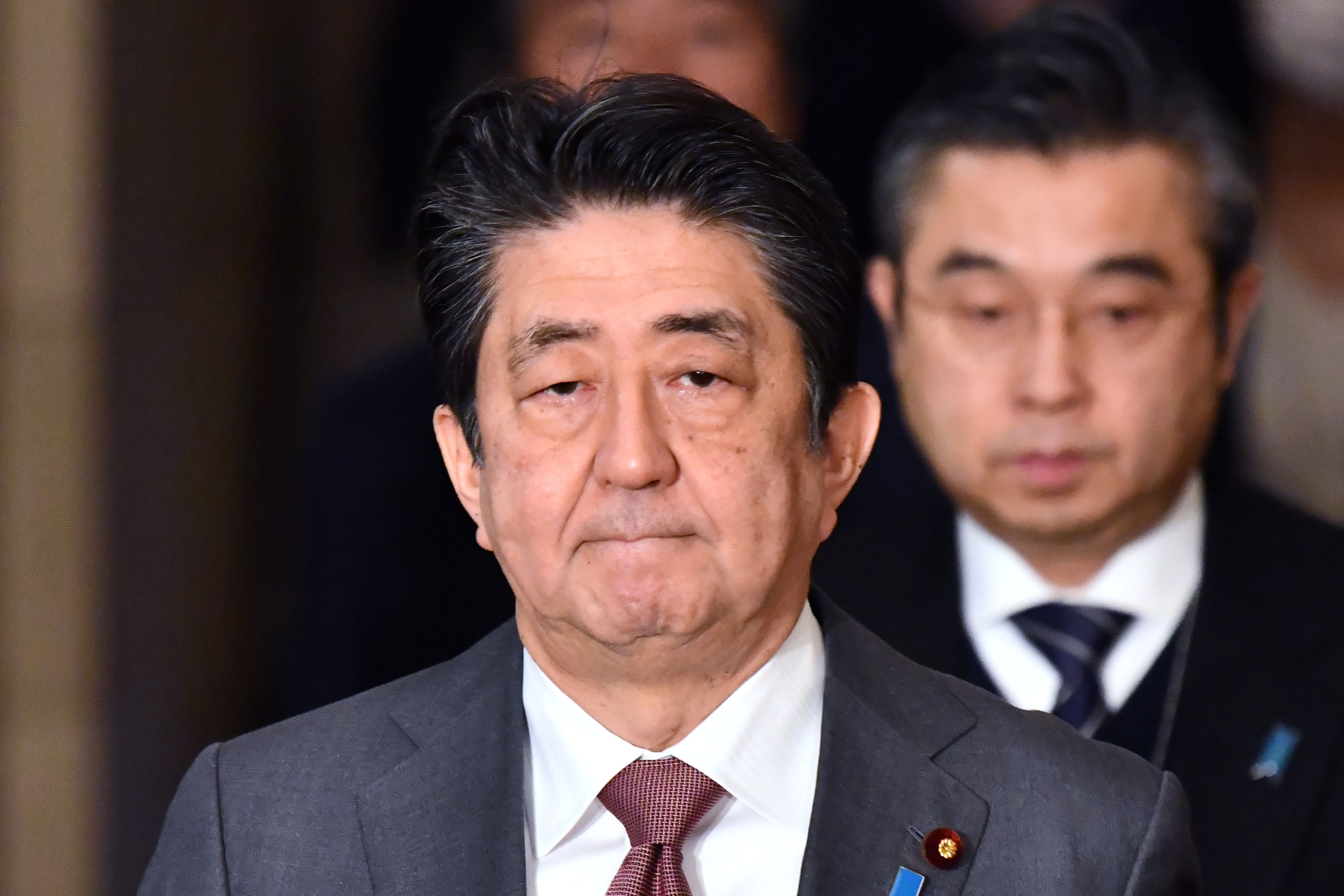 PM Jepang Shinzo Abe memerintahkan warga Korsel selama dua pekan selain mulai melarang warga Korsel masuk ke Jepang mulai Sabtu (7/3). 