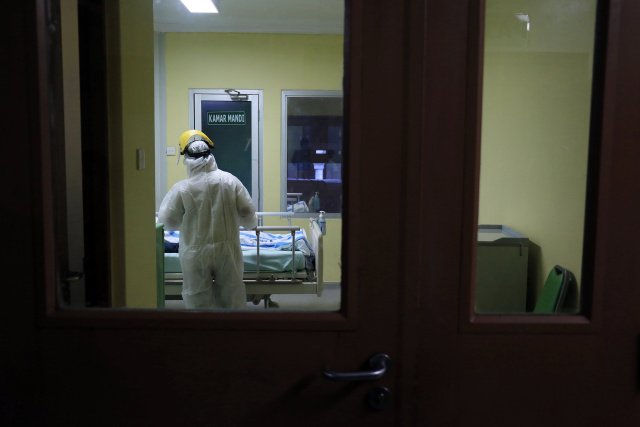 Seorang pasien di ruang isolasi korona RsUD dr Moewardi Solo meninggal, belum diketahui sebabnya.