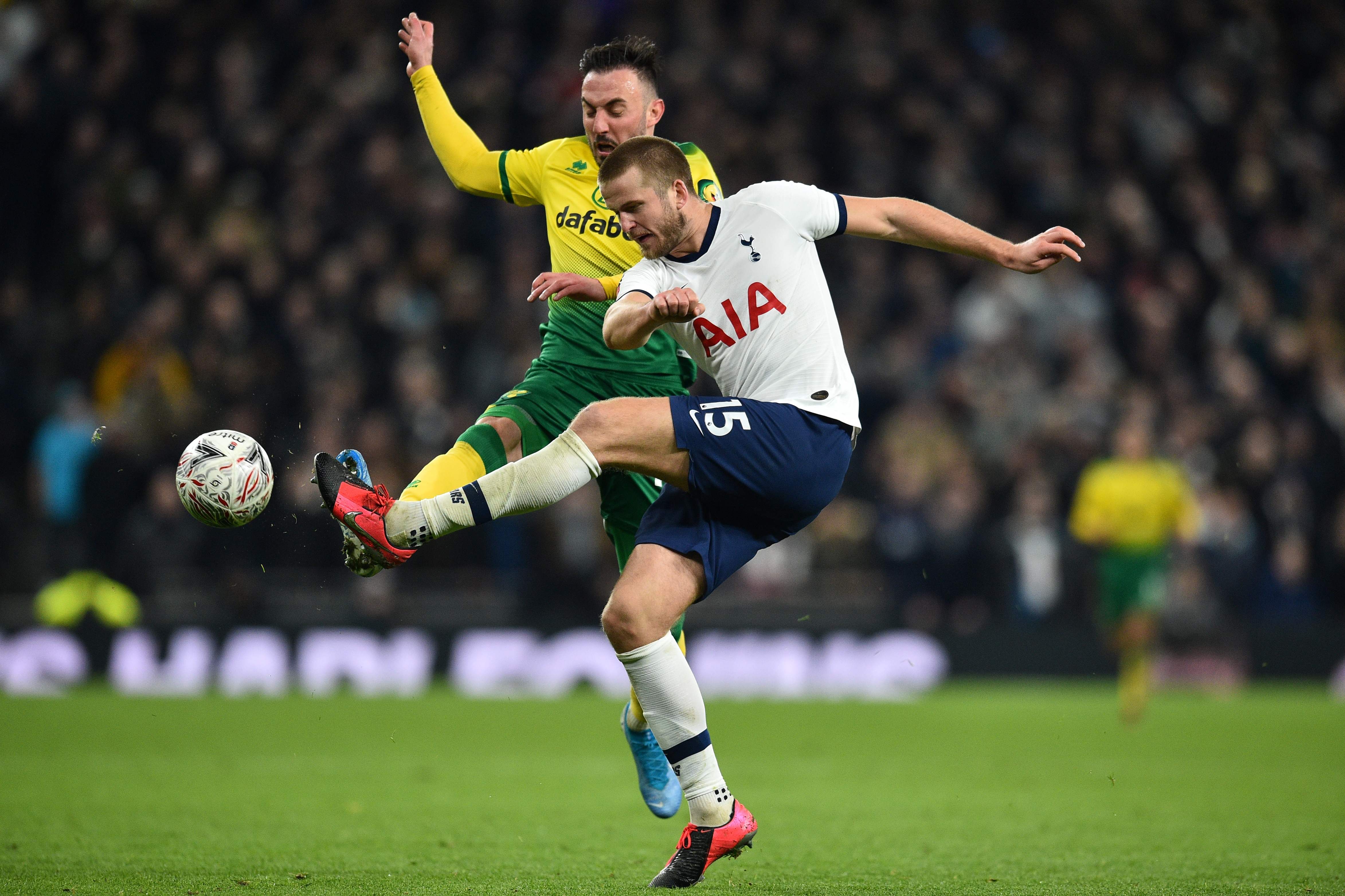Eric Dier (kanan) dalam laga Piala FA melawan Norwich