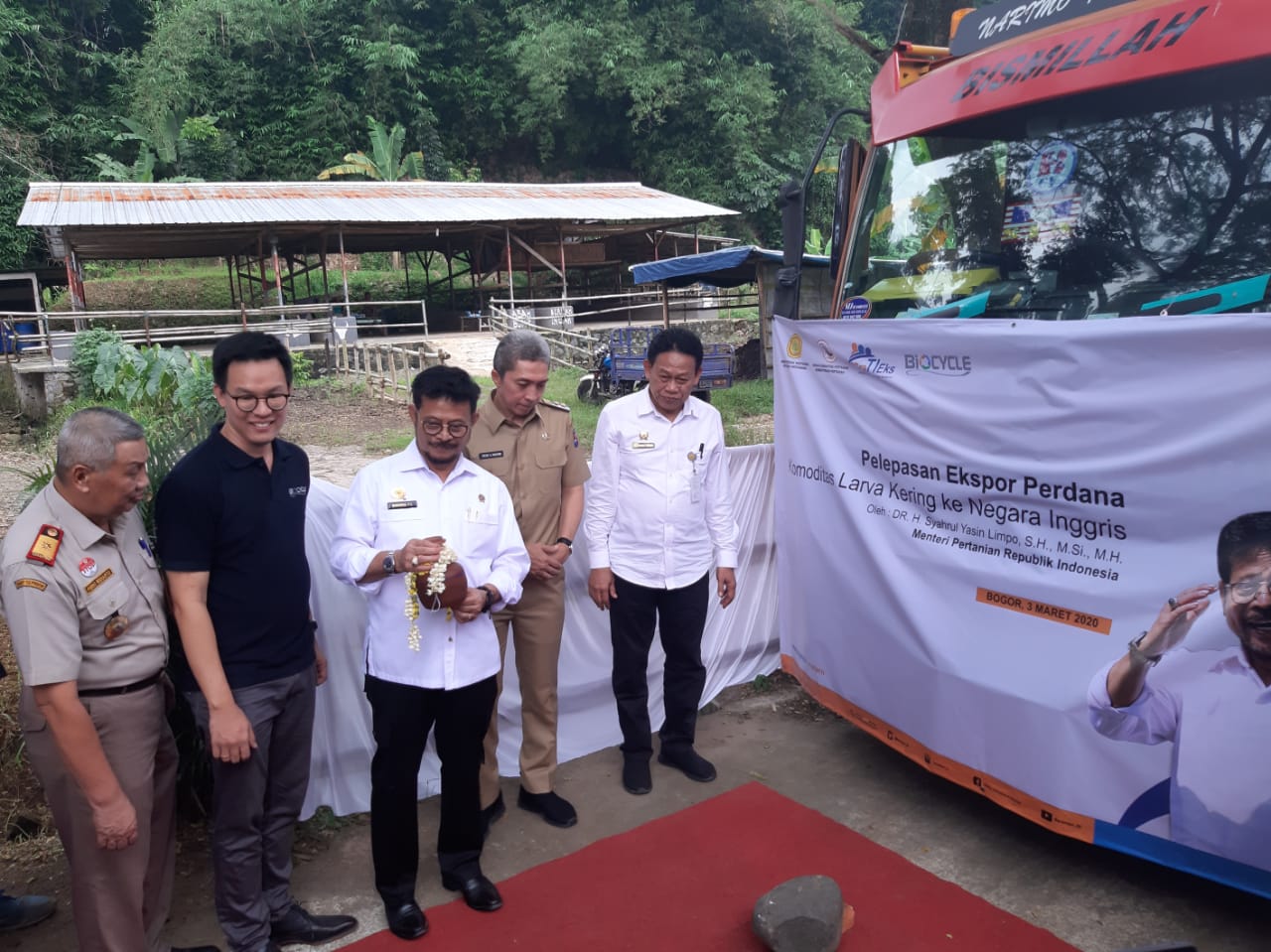 Pelepasan ekspor perdana komoditas larva kering ke Inggris oleh Menteri Pertanian Syahrul Yasin Limpo.