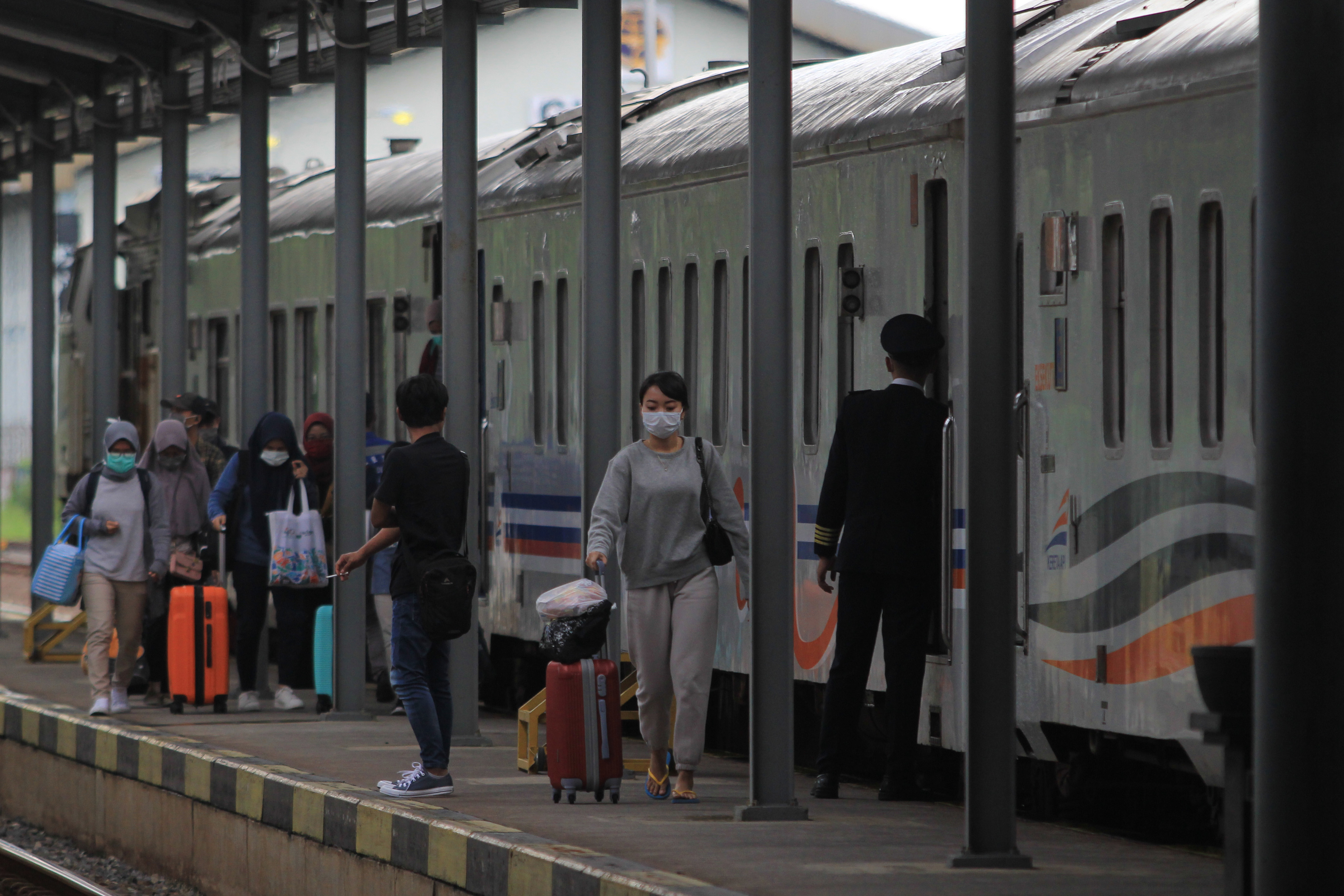 Lusa, 15 Jadwal KA Argo Cirebon Dibatalkan