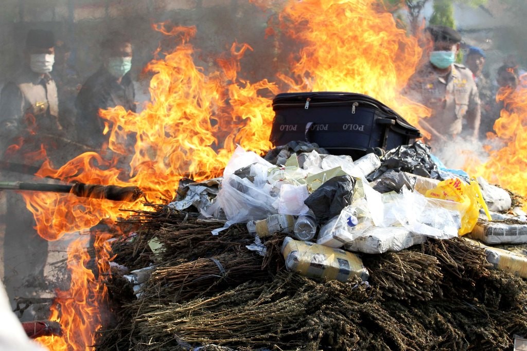 Ilustrasi pemusnahan narkoba. 