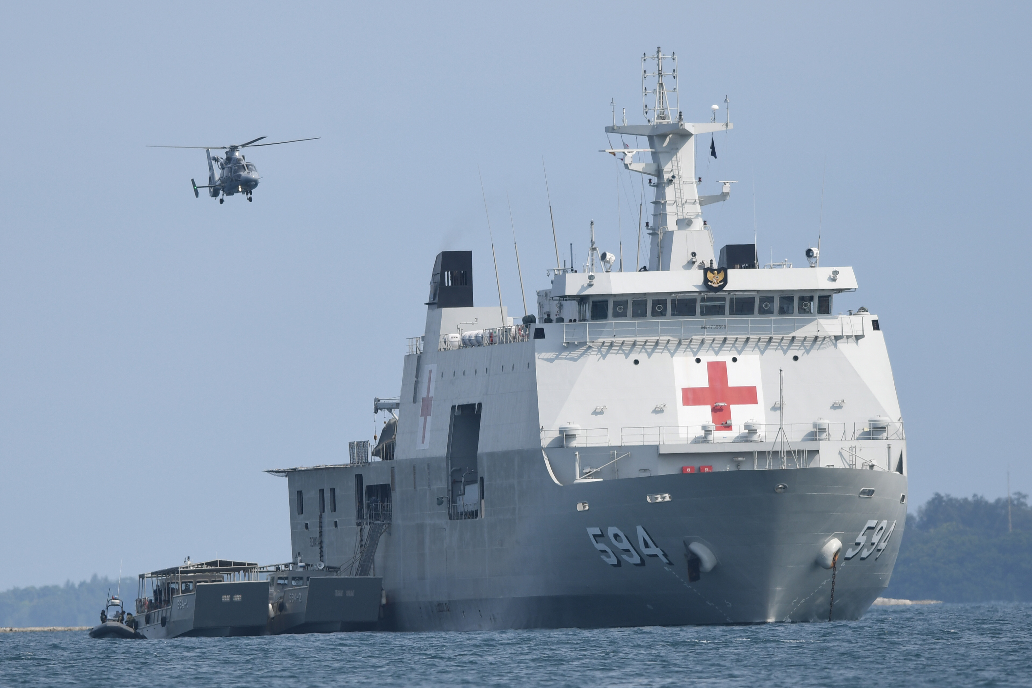 Sebanyak 69 WNI ABK Diamond Princess yang negatif virus corona mengikuti seluruh tahapan pemeriksaan kesehatan di KRI dr Soeharso.