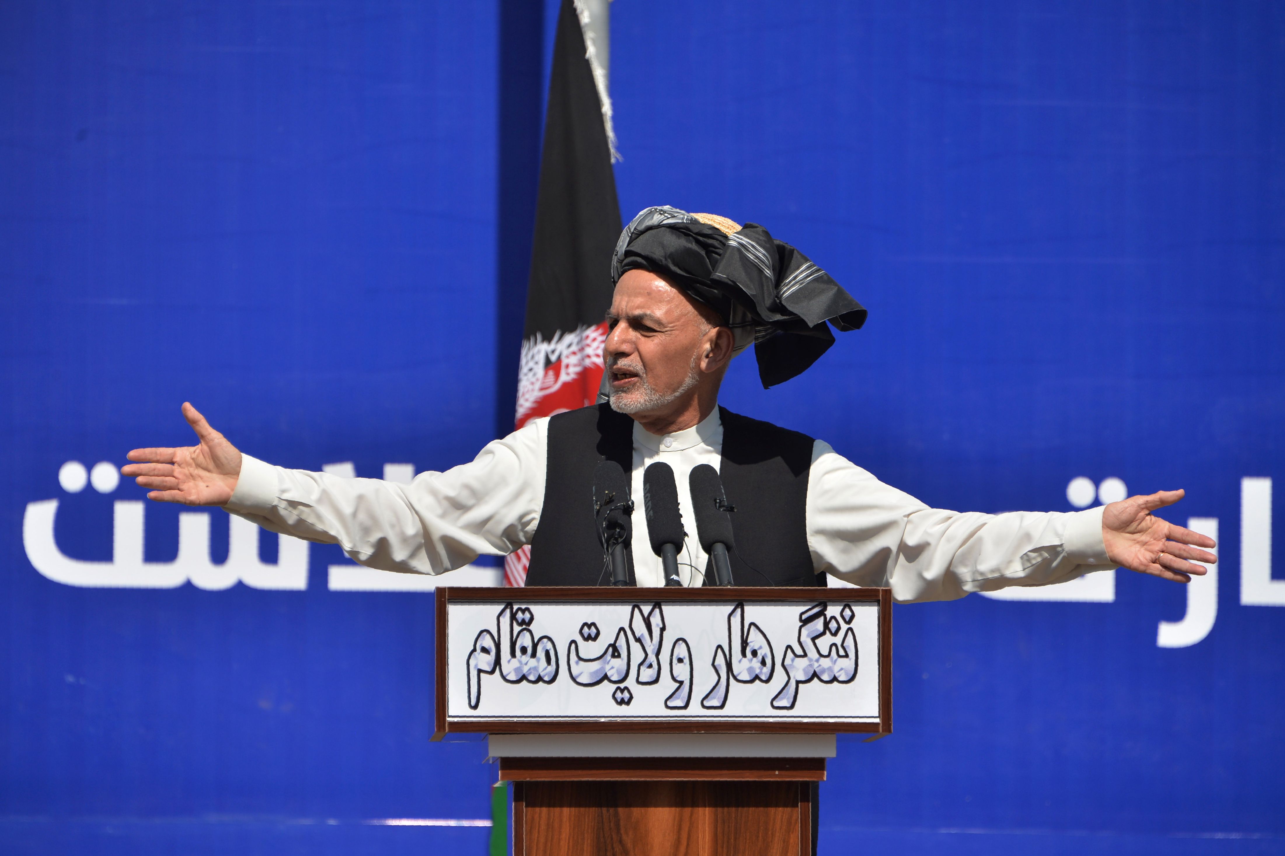 Ashraf Ghani kembali terpilih sebagai Presiden Afghanistan dilantik Senin, (9/3/2020).  Lawannya Abdullah Abdullah juga dilantik bersamaan