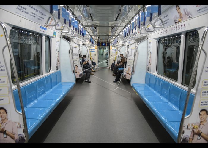 Social distancing di MRT