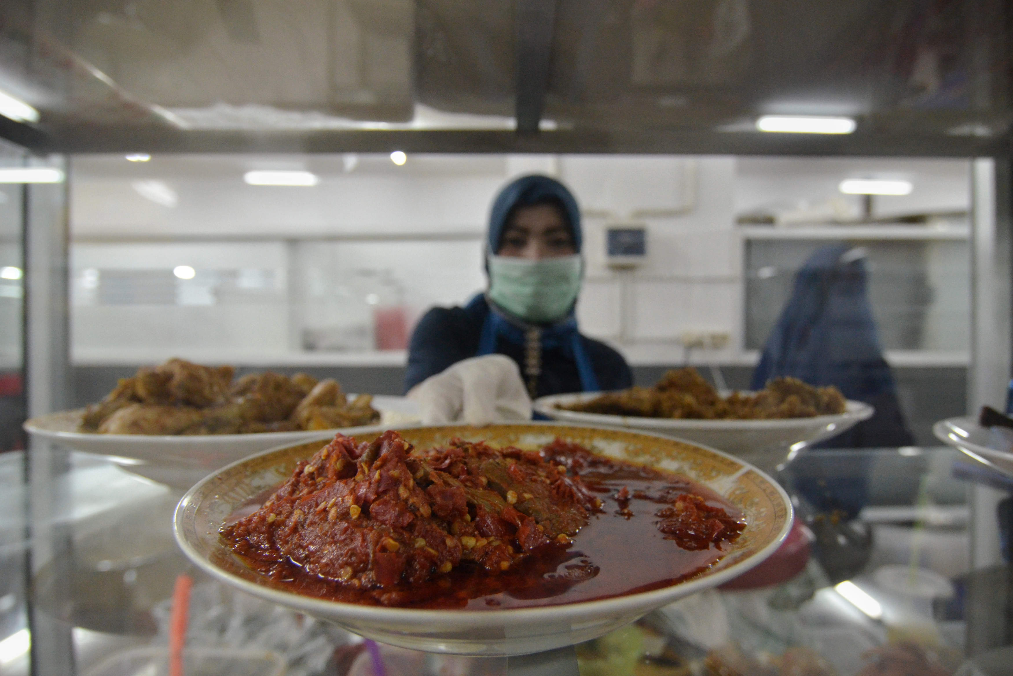 Suasana kantin sehat Kementerian Kesehatan di Kuningan, Jakarta Selatan, Jumat (1/11/2019).
