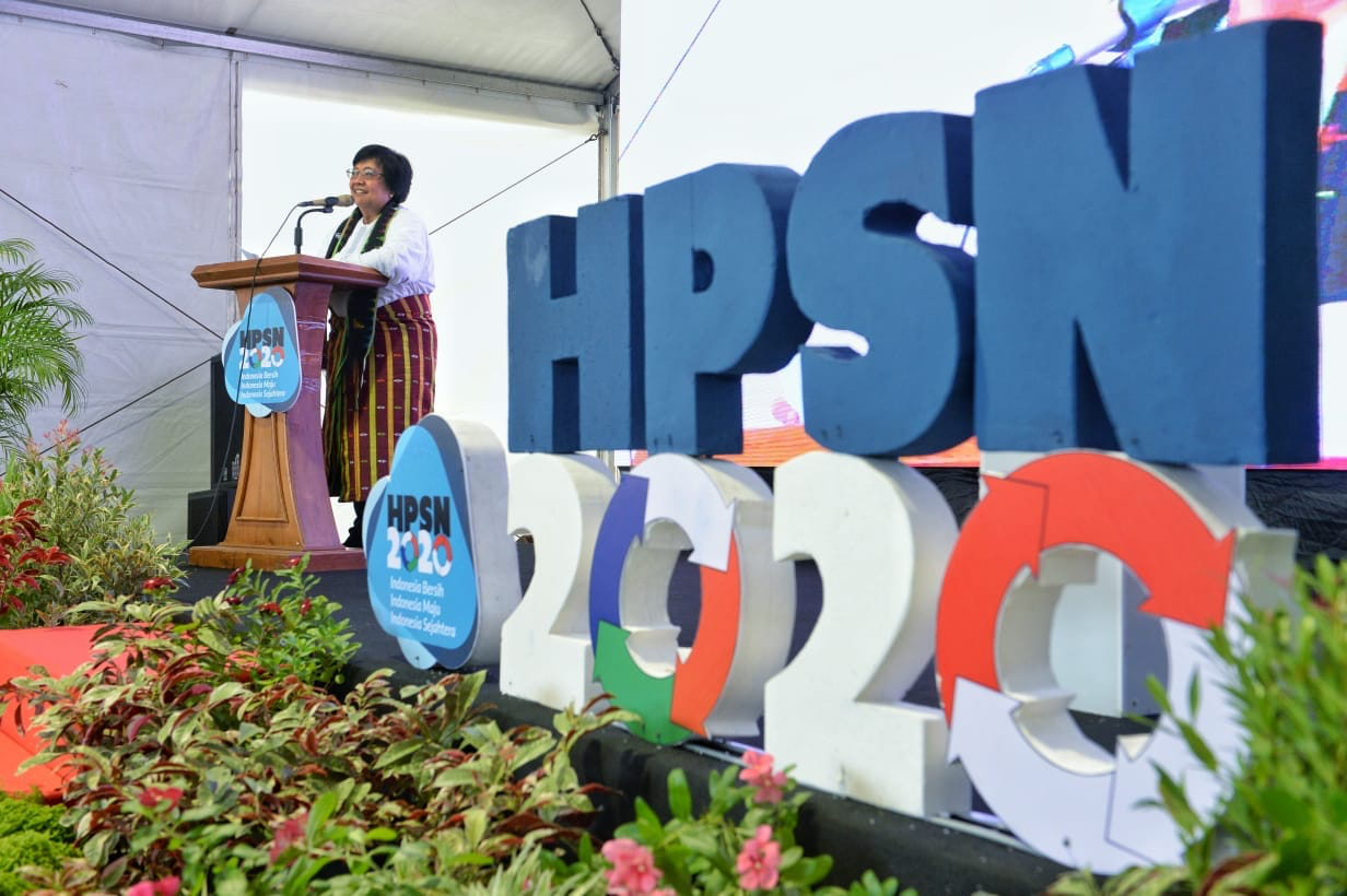 Menteri Lingkungan Hidup dan Kehutanan Siti Nurbaya.