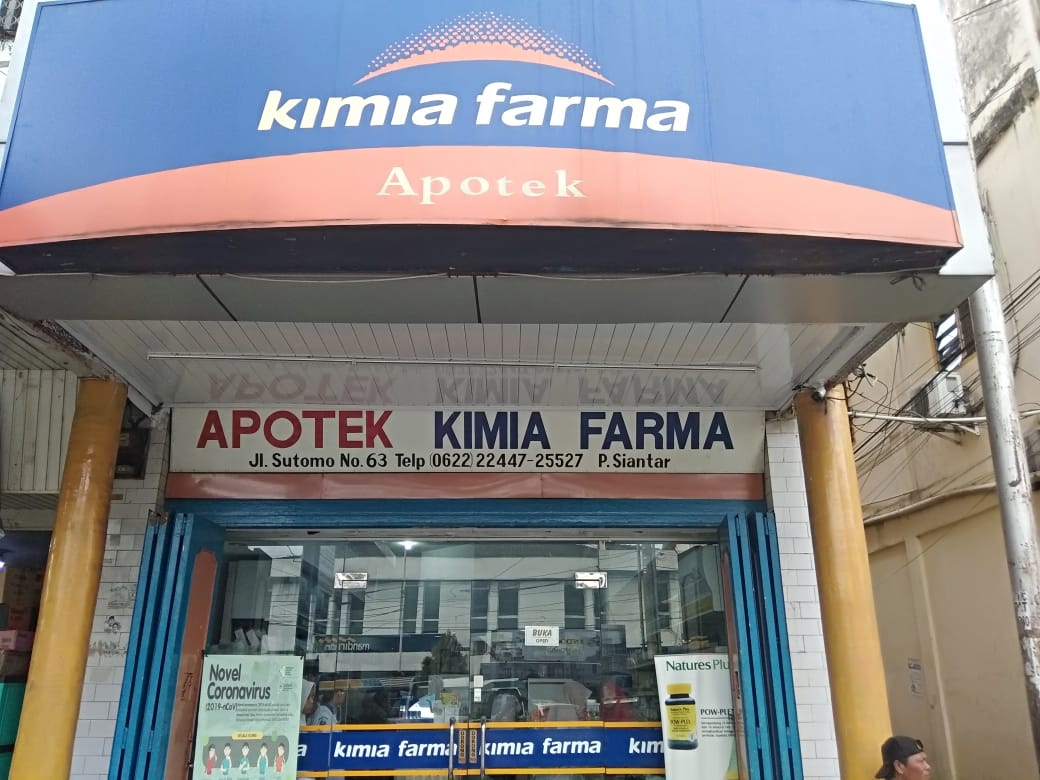 Apotek Kimia Farma yang merupakan apotek terbesar di Pematangsiantar, Sumut sudah sepekan ini kehabisan stok masker.
