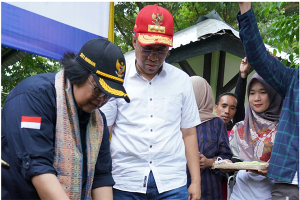 Menteri KLHK Siti Nurbaya bersama Gubernur NTB Zulkieflimansyah, Minggu (8/3/2020). 