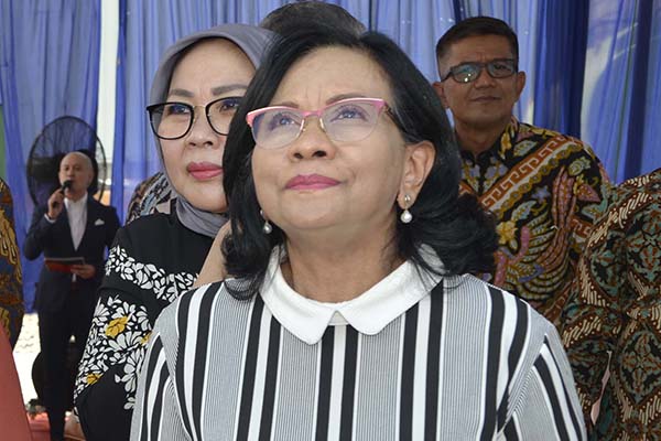 Direktur Jenderal Kefarmasian dan Alat Kesehatan Kemenkes Engko Sosialine Magdalene