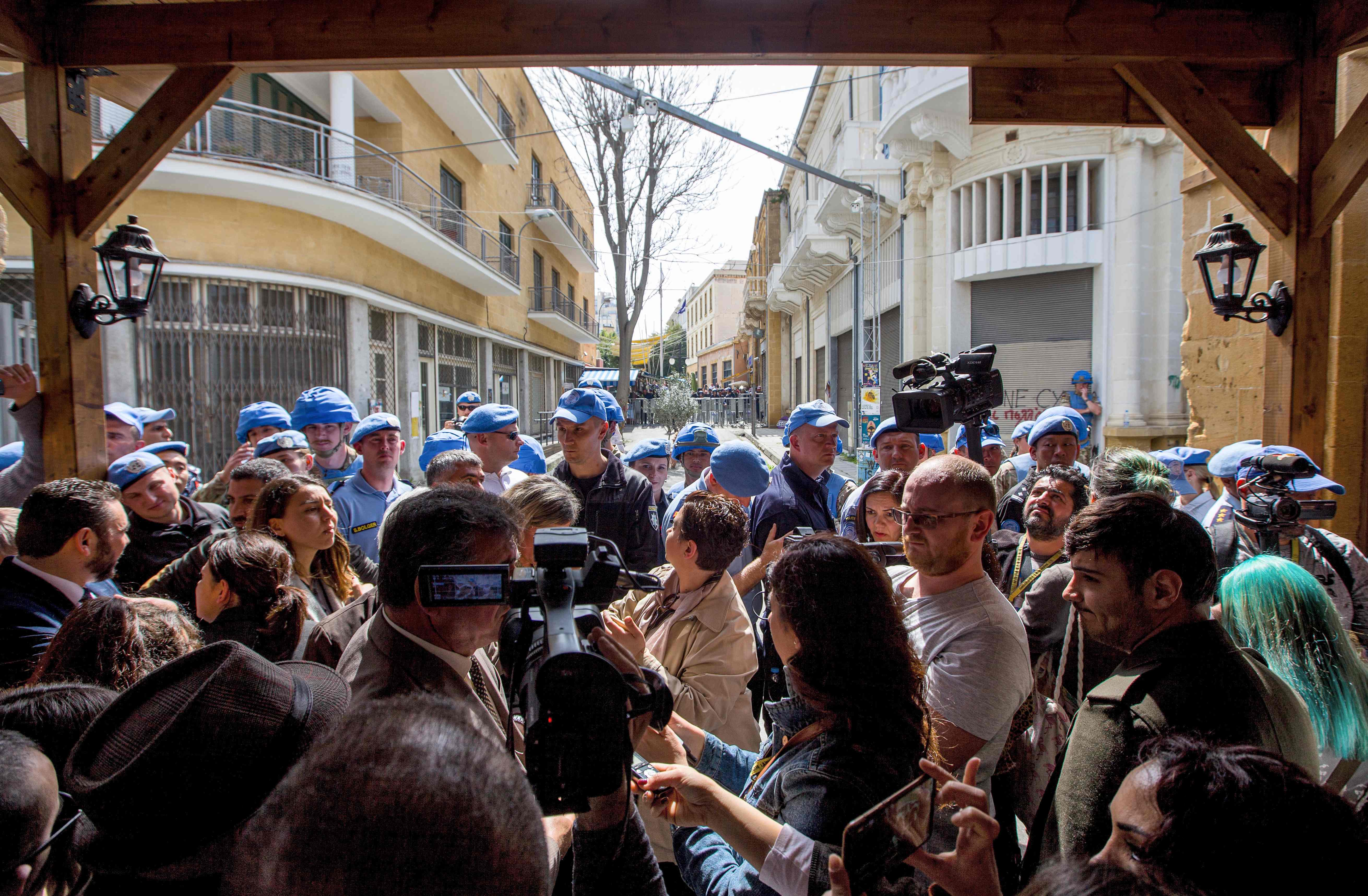 Pasukan penjaga perdamaian PBB melarang warga dari Republik Siprus Utara-Turki masuk ke wilayah Siprus karena virus korona.