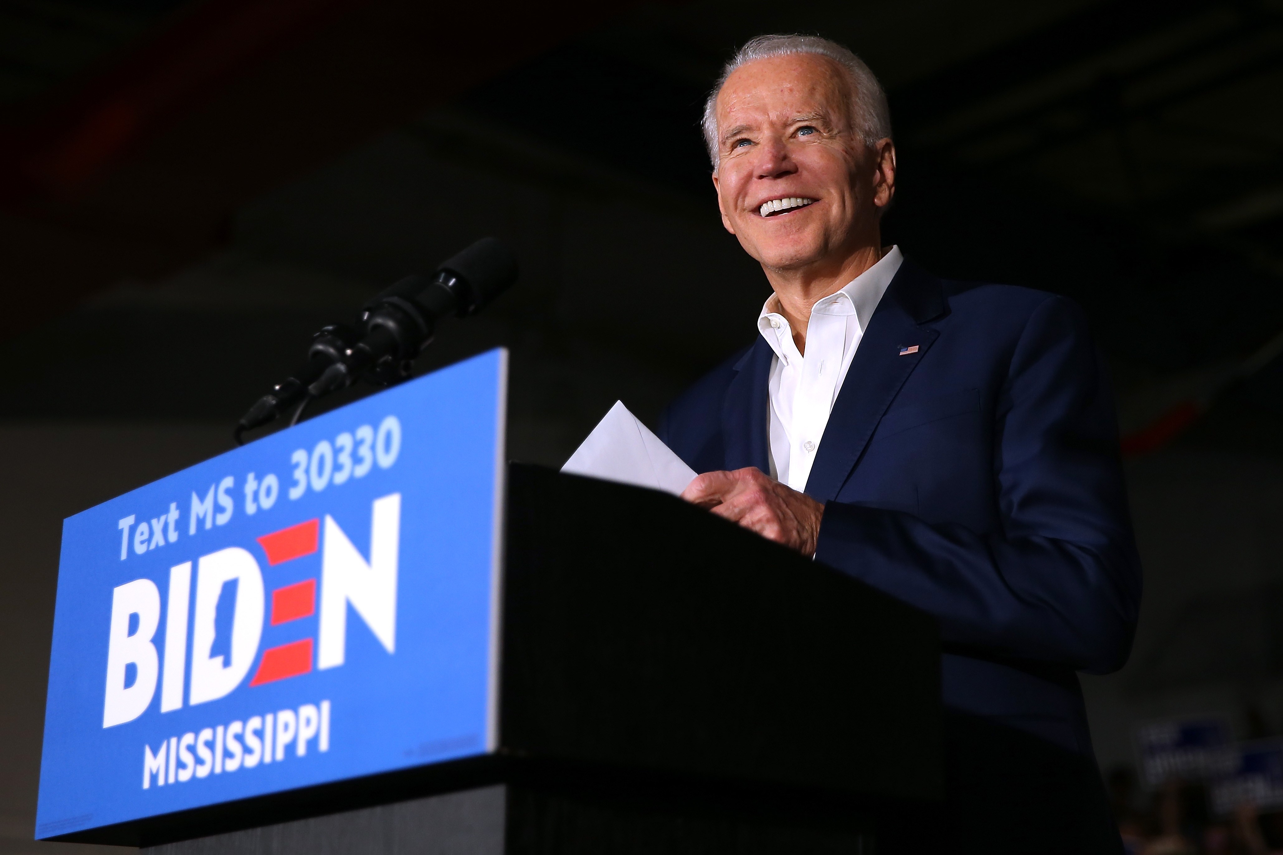 Kandidat Partai Demokrat untuk Pilpres AS, Joe Biden, menyampaikan kampanye di Tougaloo College, Mississippi.