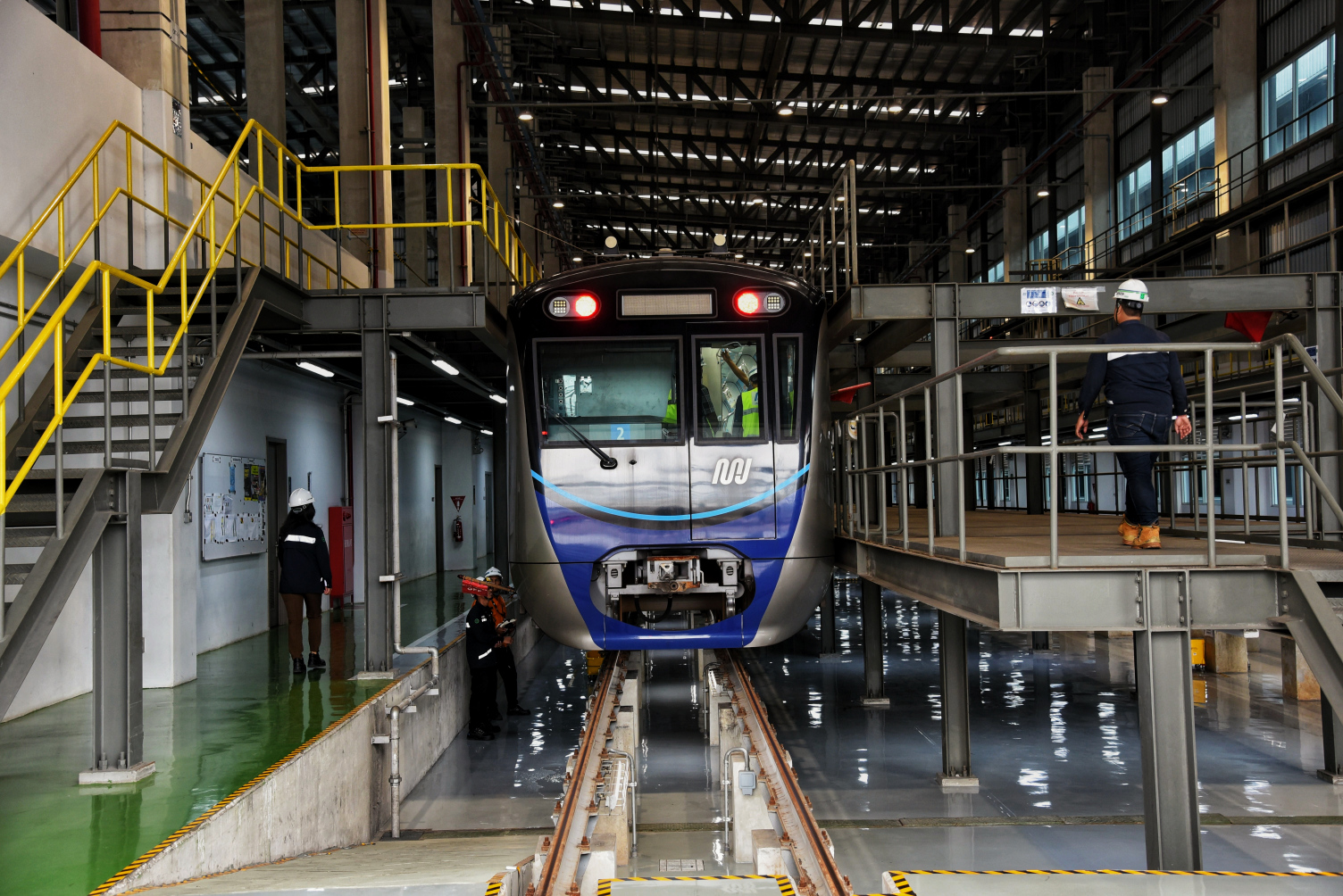 MRT di stasiun Lebak Bulus Jakarta