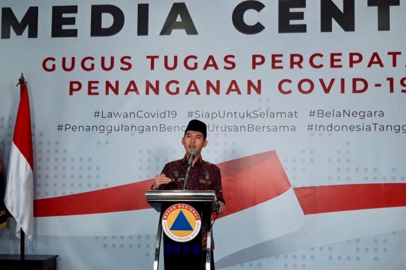 Sekretaris Komisi Fatwa Majelis Ulama Indonesia (MUI) Asrorun Niam Soleh dalam konferensi pers Gugus Tugas Percepatan Penanganan Covid-19 